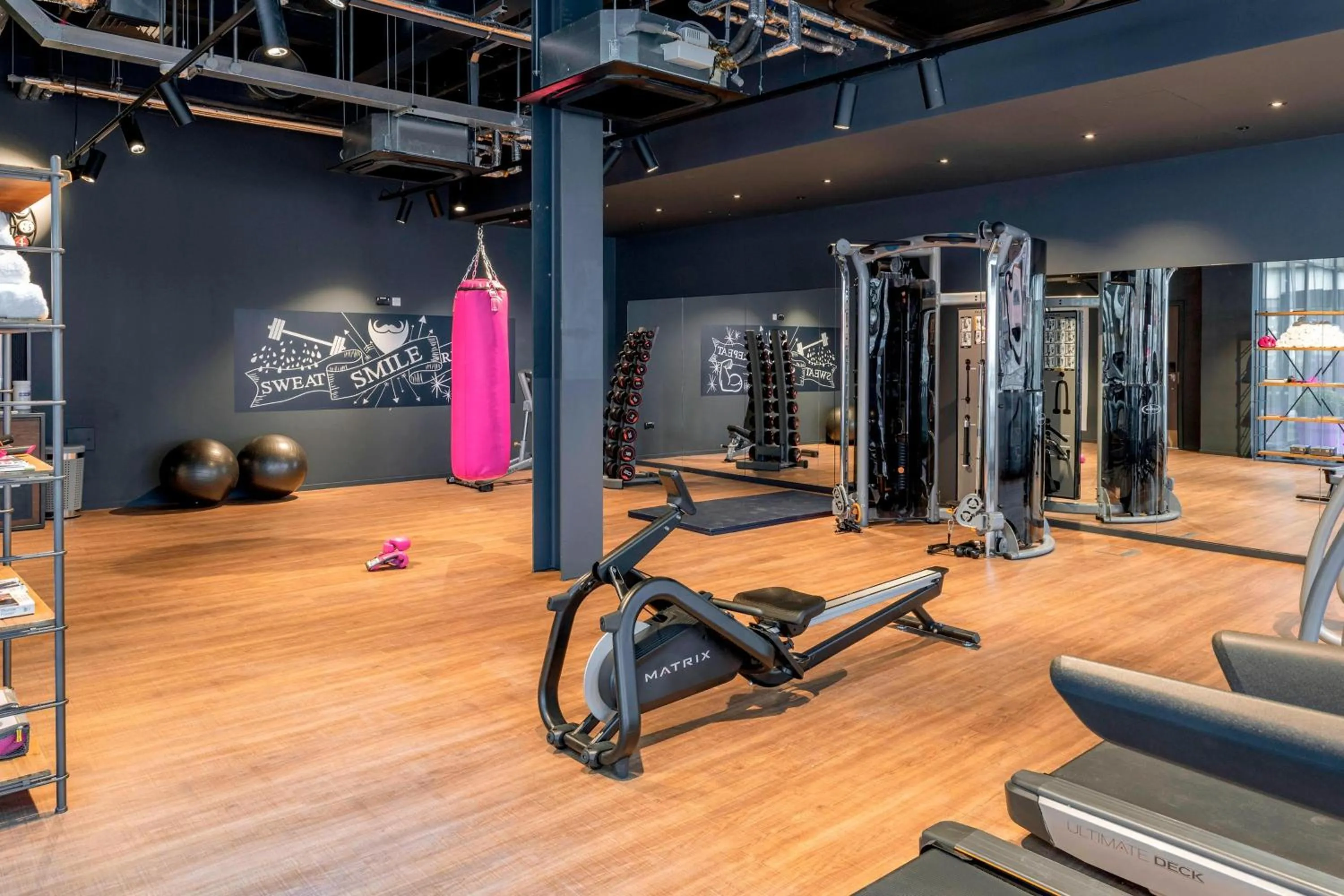 Fitness centre/facilities in Moxy London Heathrow Airport