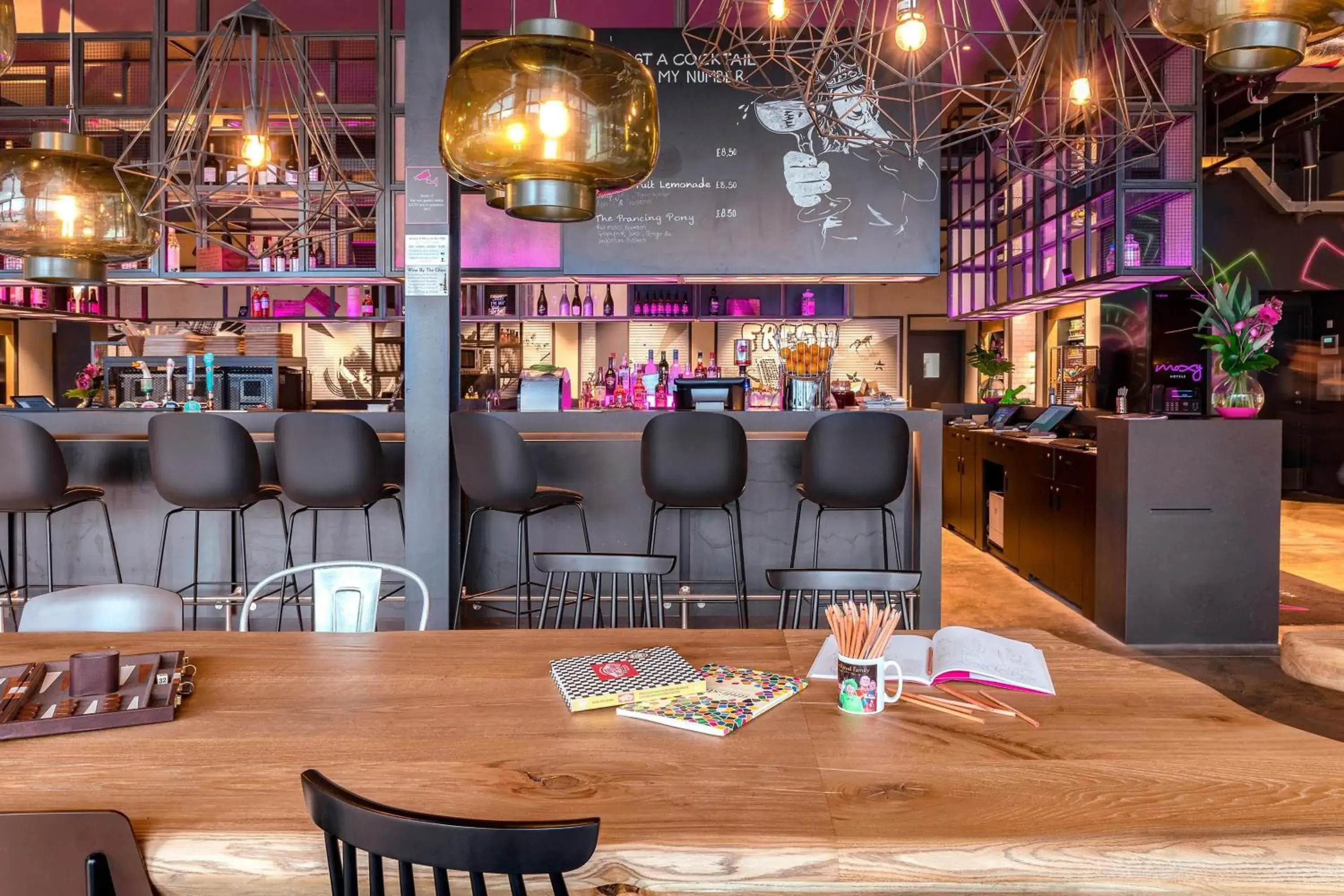 Lounge or bar in Moxy London Heathrow Airport Lounge or bar in Moxy London Heathrow Airport