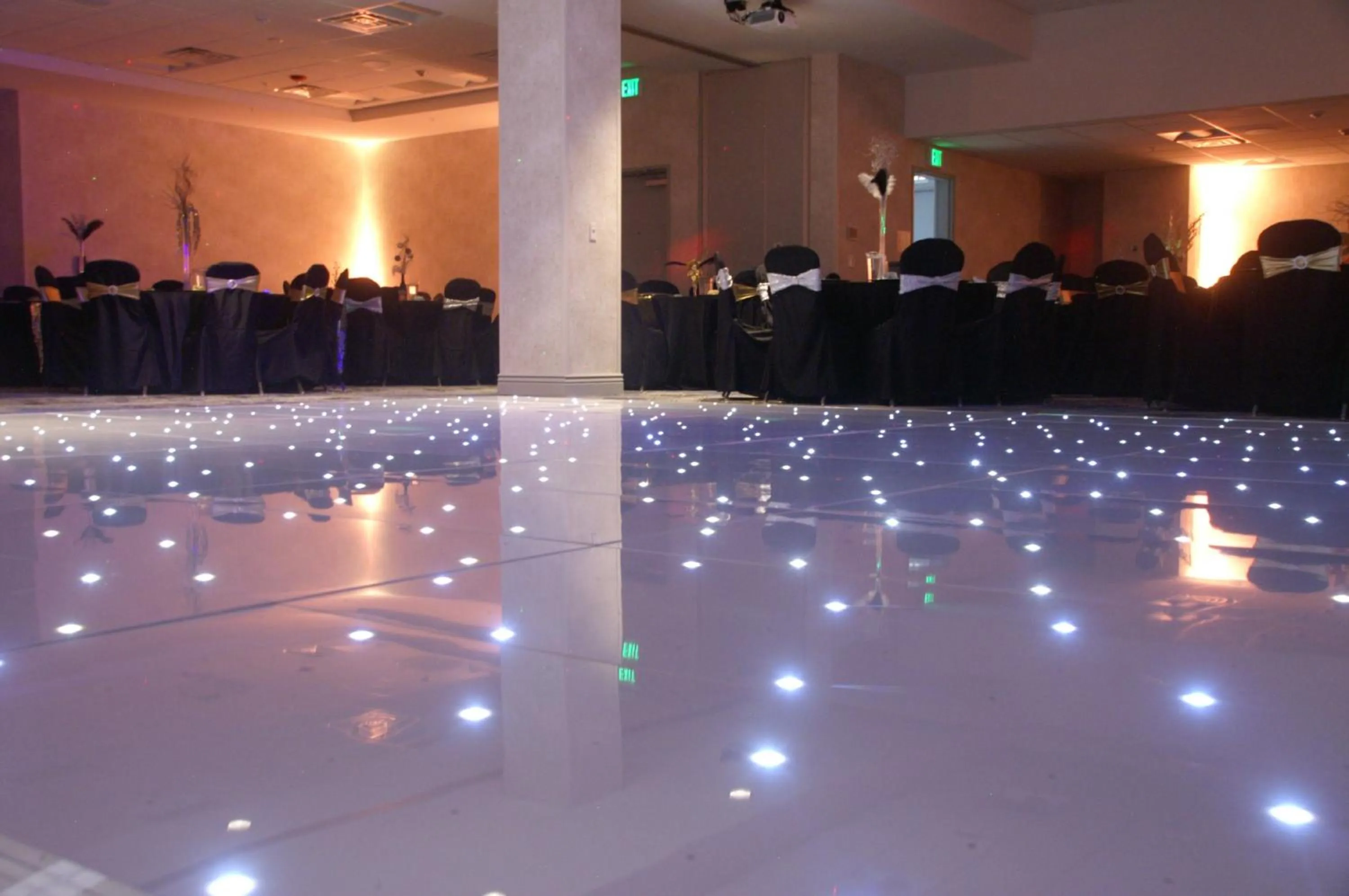 Meeting/conference room in Holiday Inn Express & Suites - Aurora Medical Campus by IHG