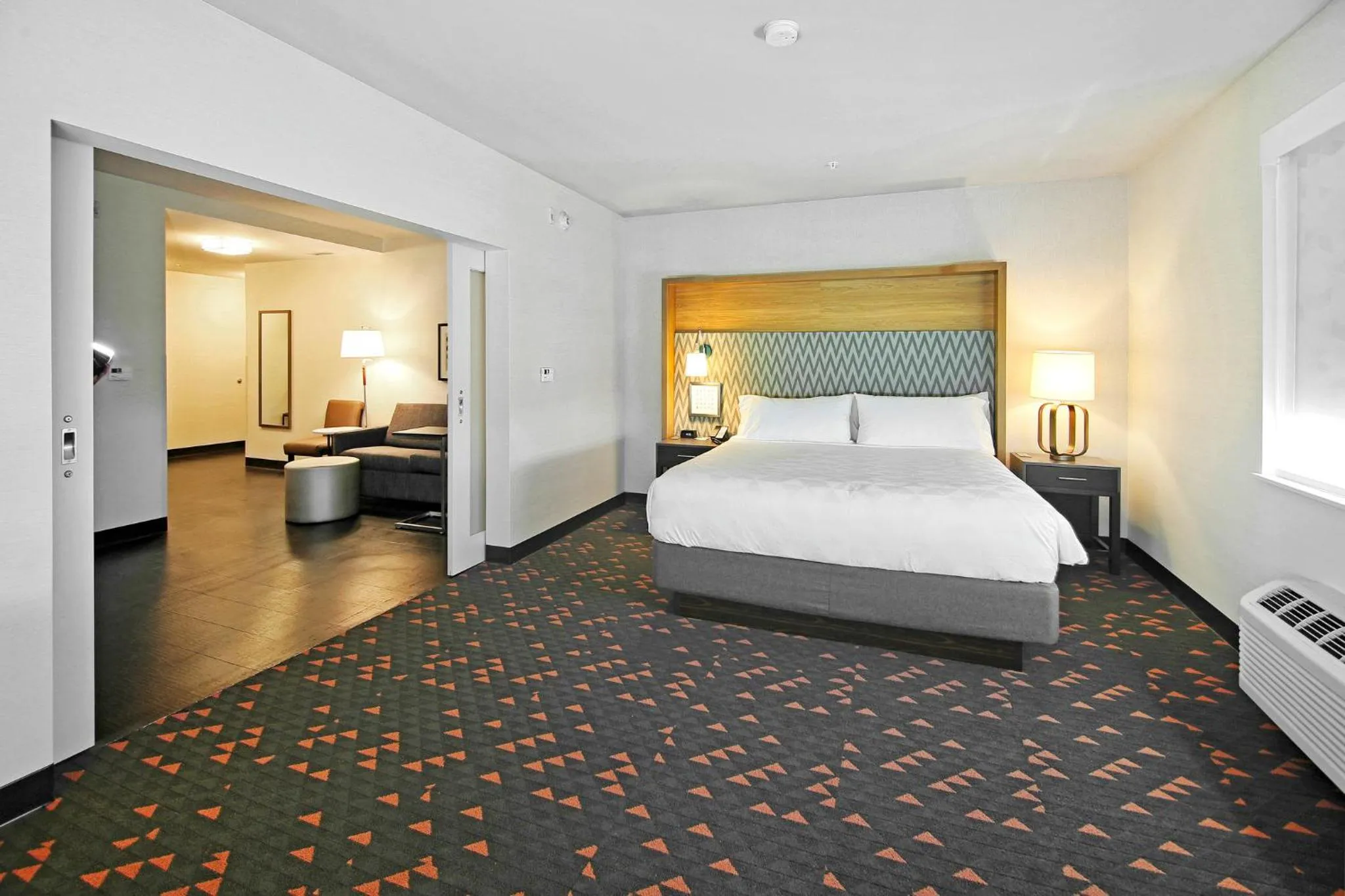 Bedroom, Bed in Holiday Inn Hotel & Suites - Calgary Airport North by IHG