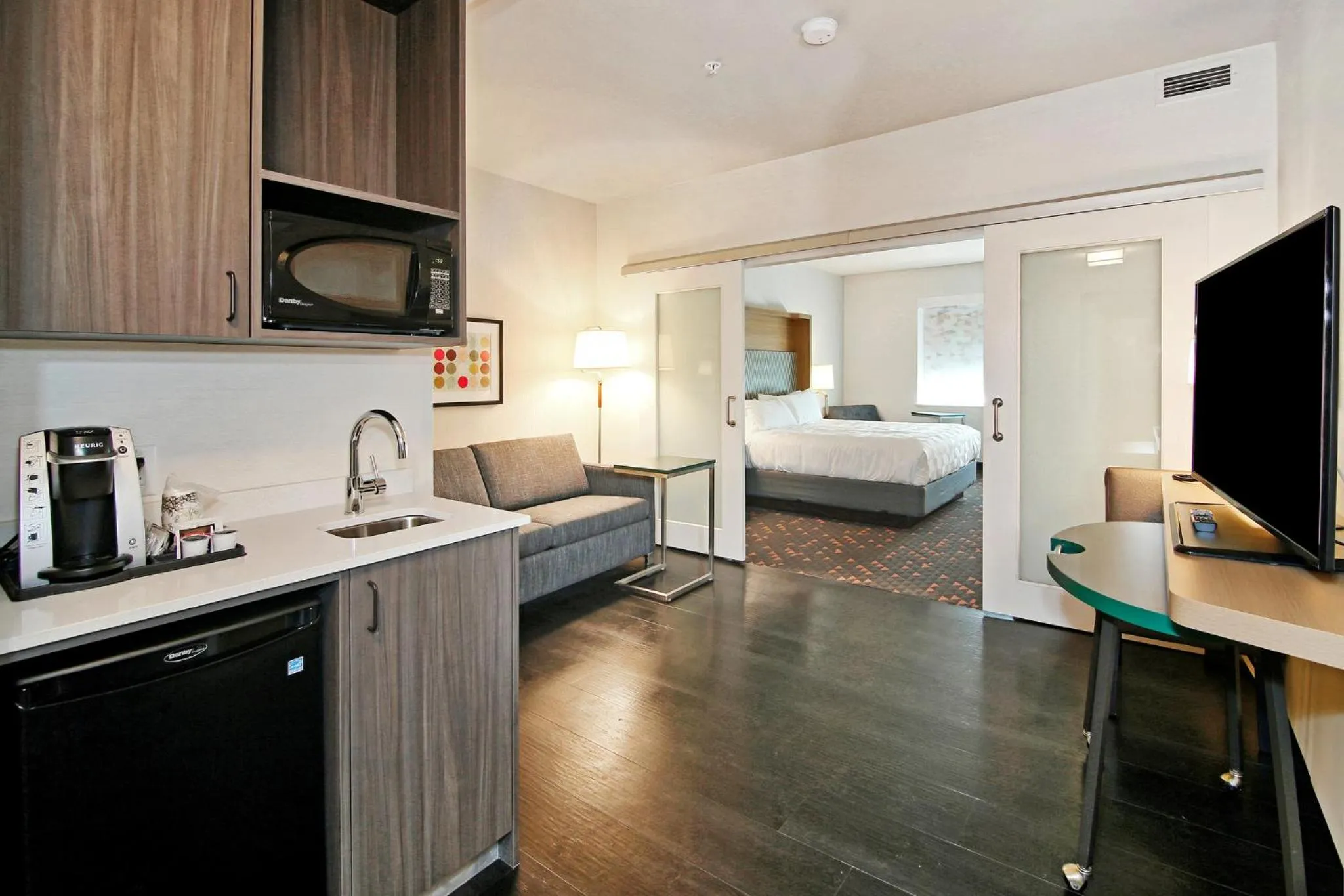 Bedroom, Bed in Holiday Inn Hotel & Suites - Calgary Airport North by IHG