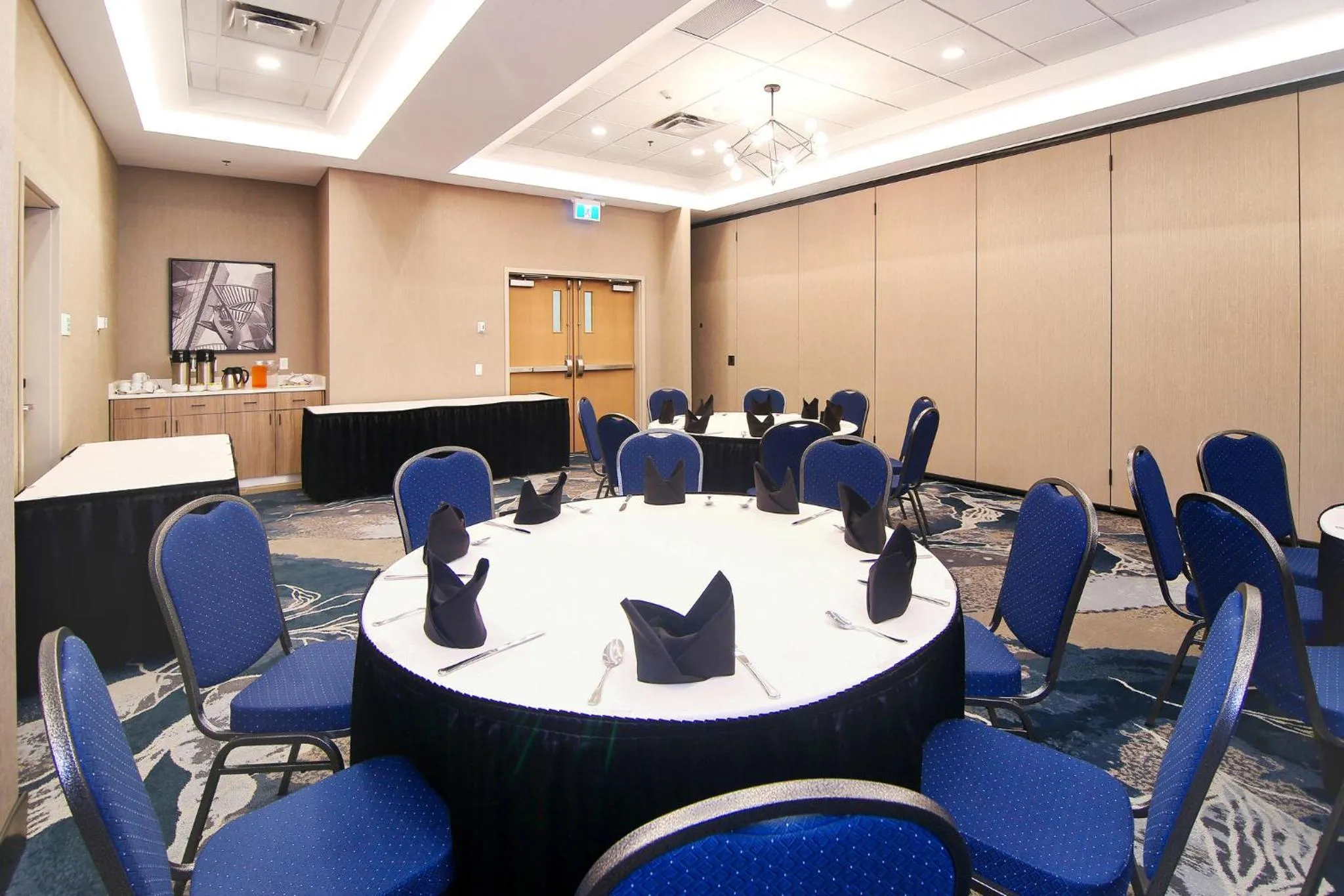 Meeting/conference room in Holiday Inn Hotel & Suites - Calgary Airport North by IHG