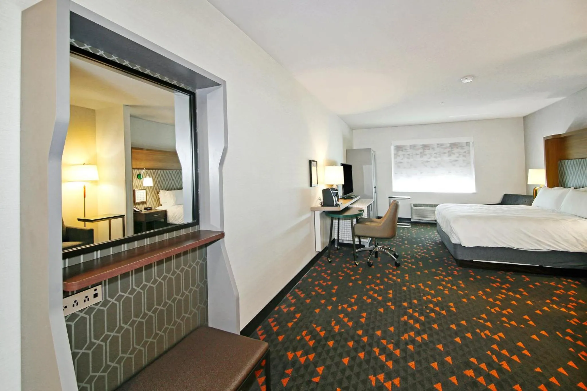 Photo of the whole room, Bed in Holiday Inn Hotel & Suites - Calgary Airport North by IHG