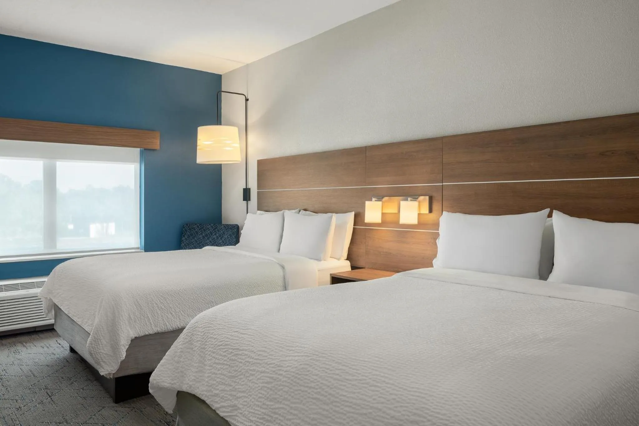 Photo of the whole room, Bed in Holiday Inn Express Melbourne West by IHG