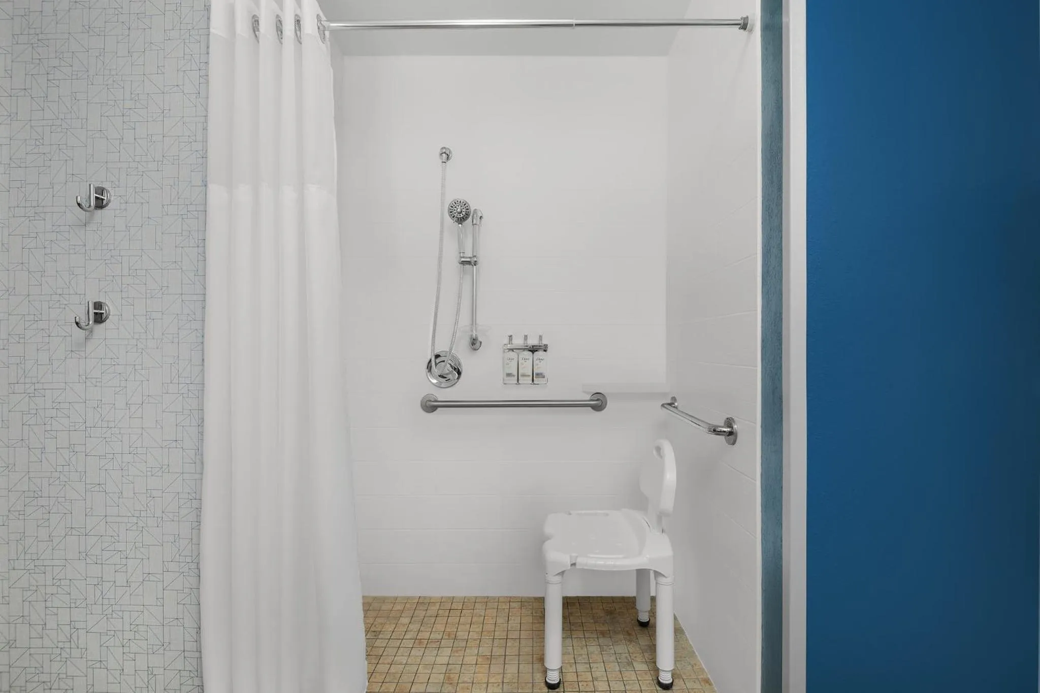 Photo of the whole room in Holiday Inn Express Melbourne West by IHG