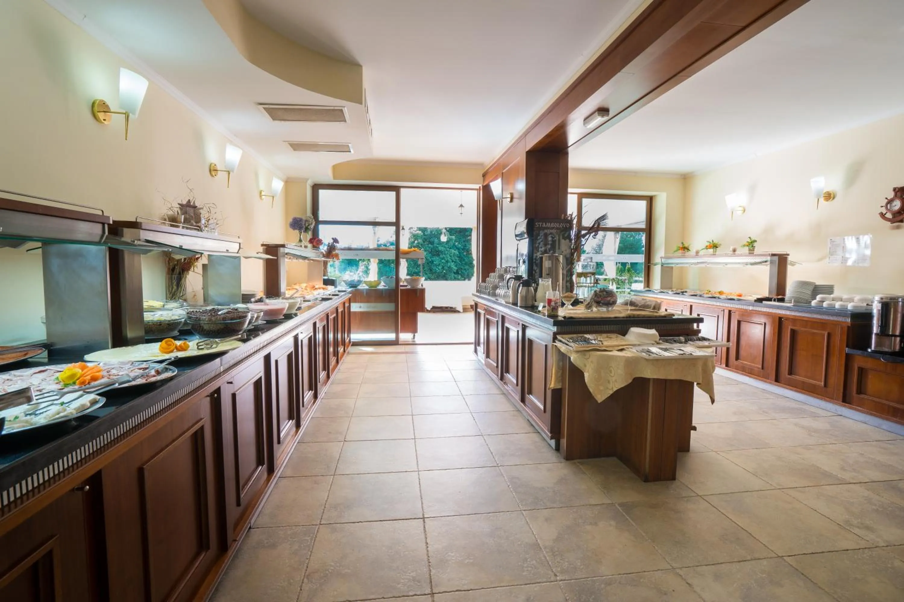 Restaurant/places to eat in Perla Sun Beach Hotel - All Inclusive