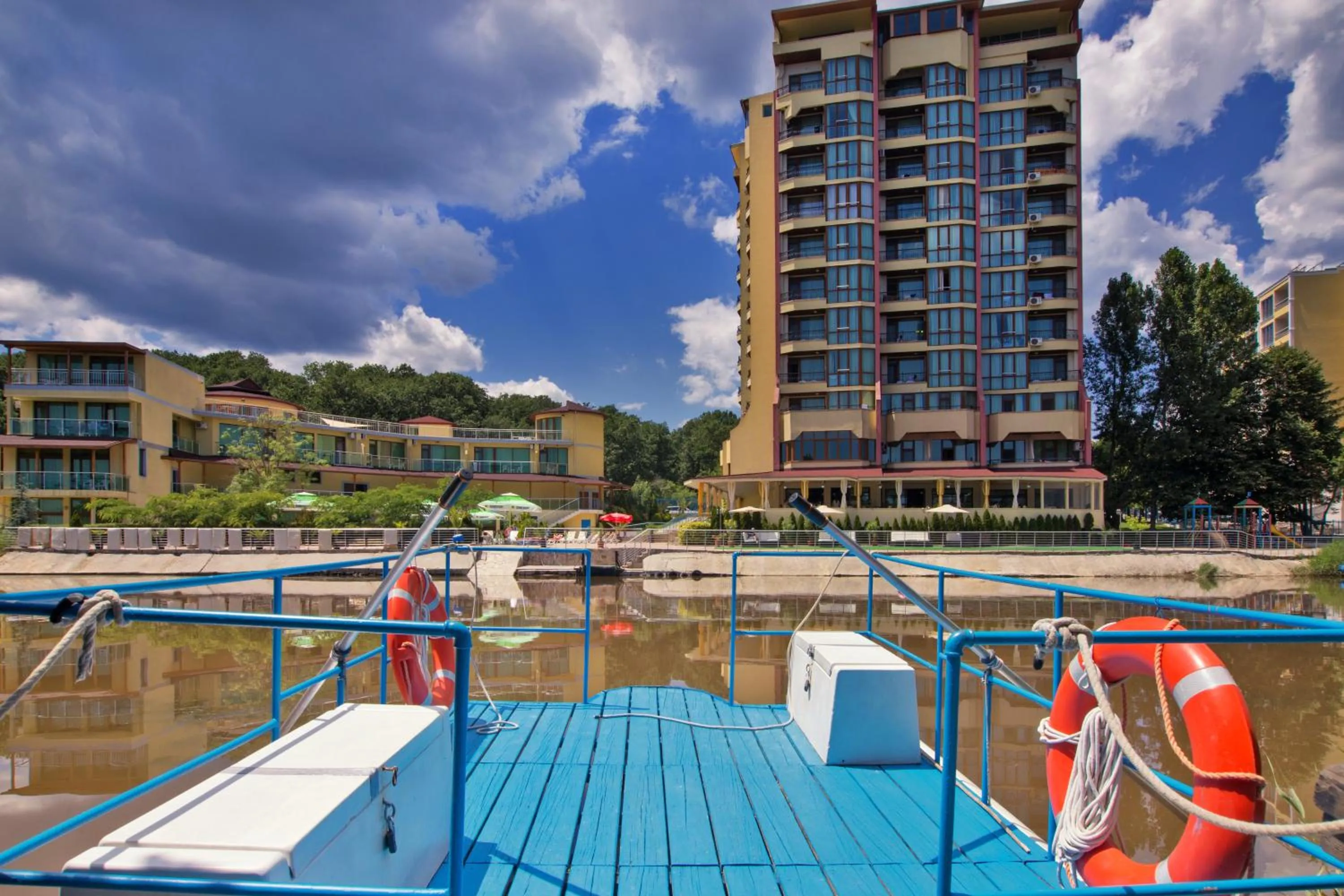 Facade/entrance in Perla Sun Beach Hotel - All Inclusive