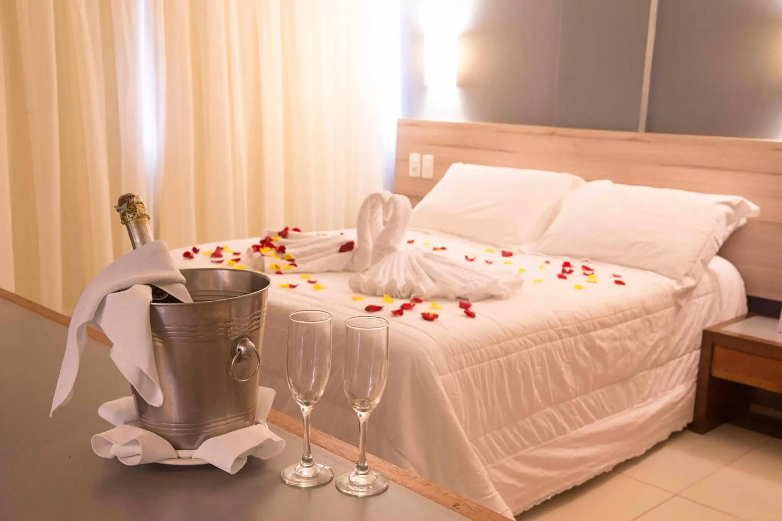 Property building, Bed in El Aram Beach Boa Viagem Property building, Bed in El Aram Beach Boa Viagem