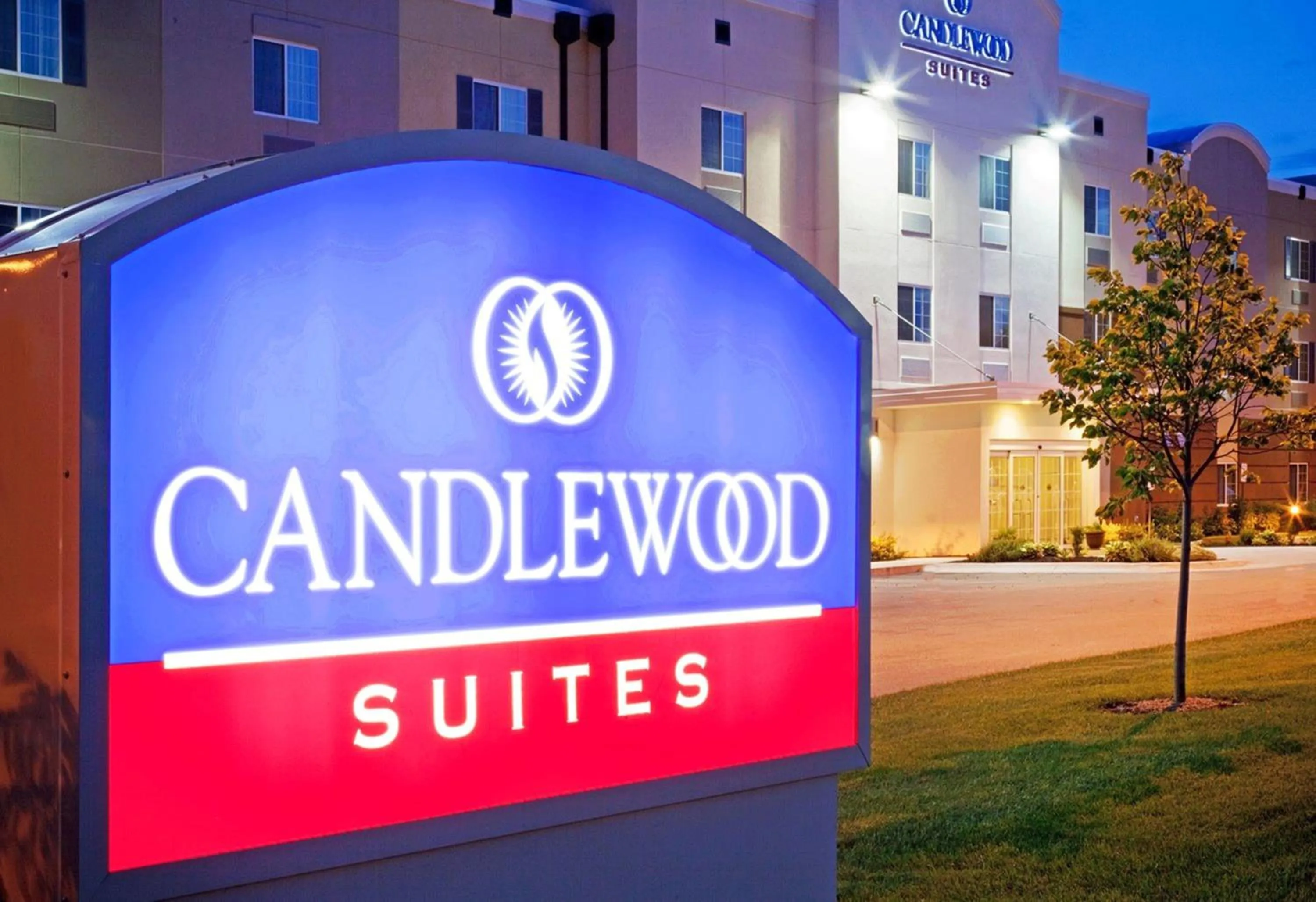 Property building in Candlewood Suites Lenexa - Overland Park Area by IHG