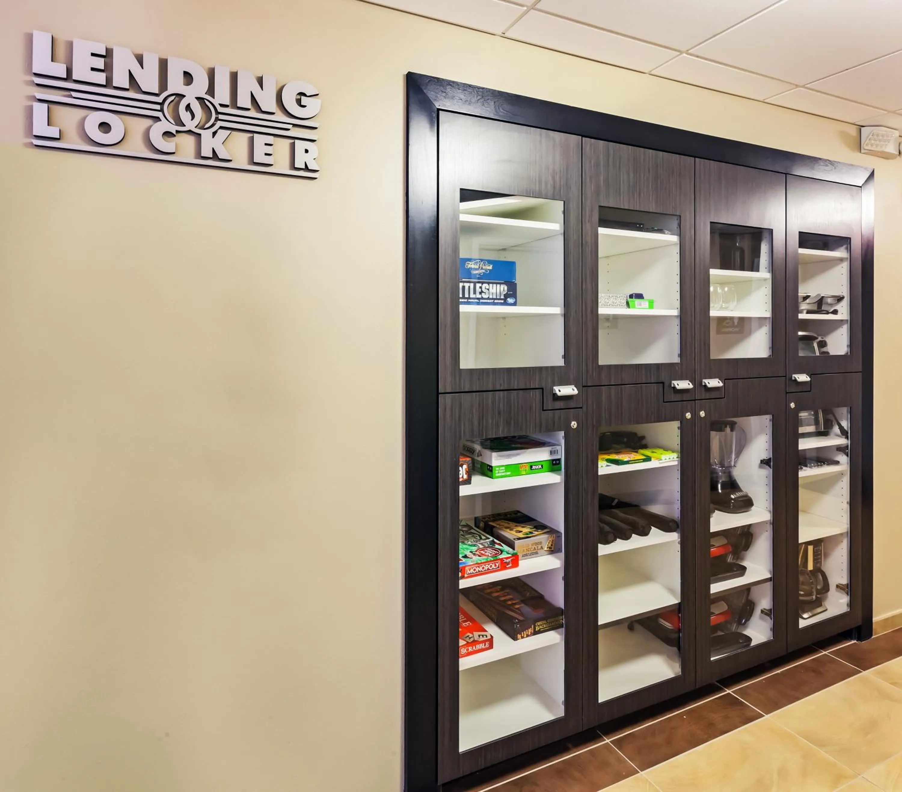 Lobby or reception in Candlewood Suites Lenexa - Overland Park Area by IHG