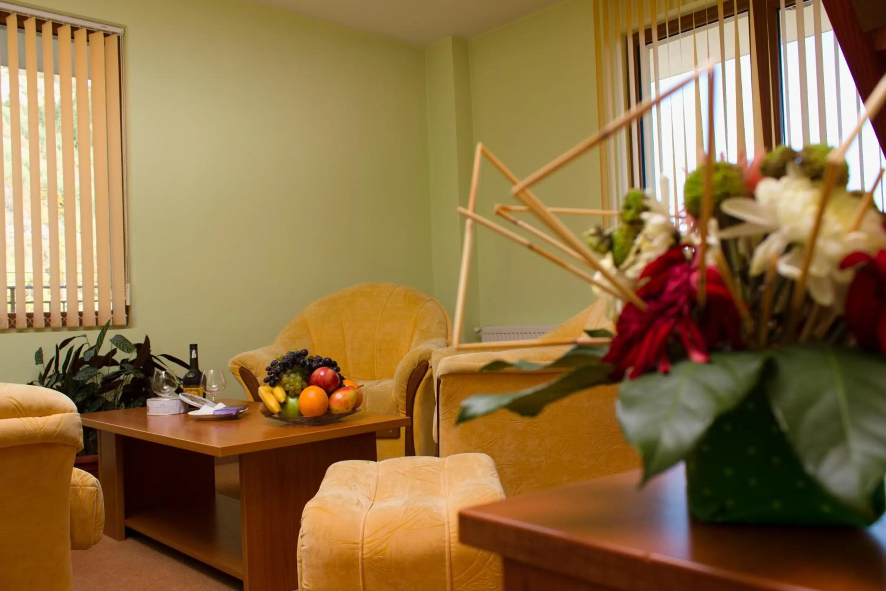 Living room in Семеен хотел Кристал