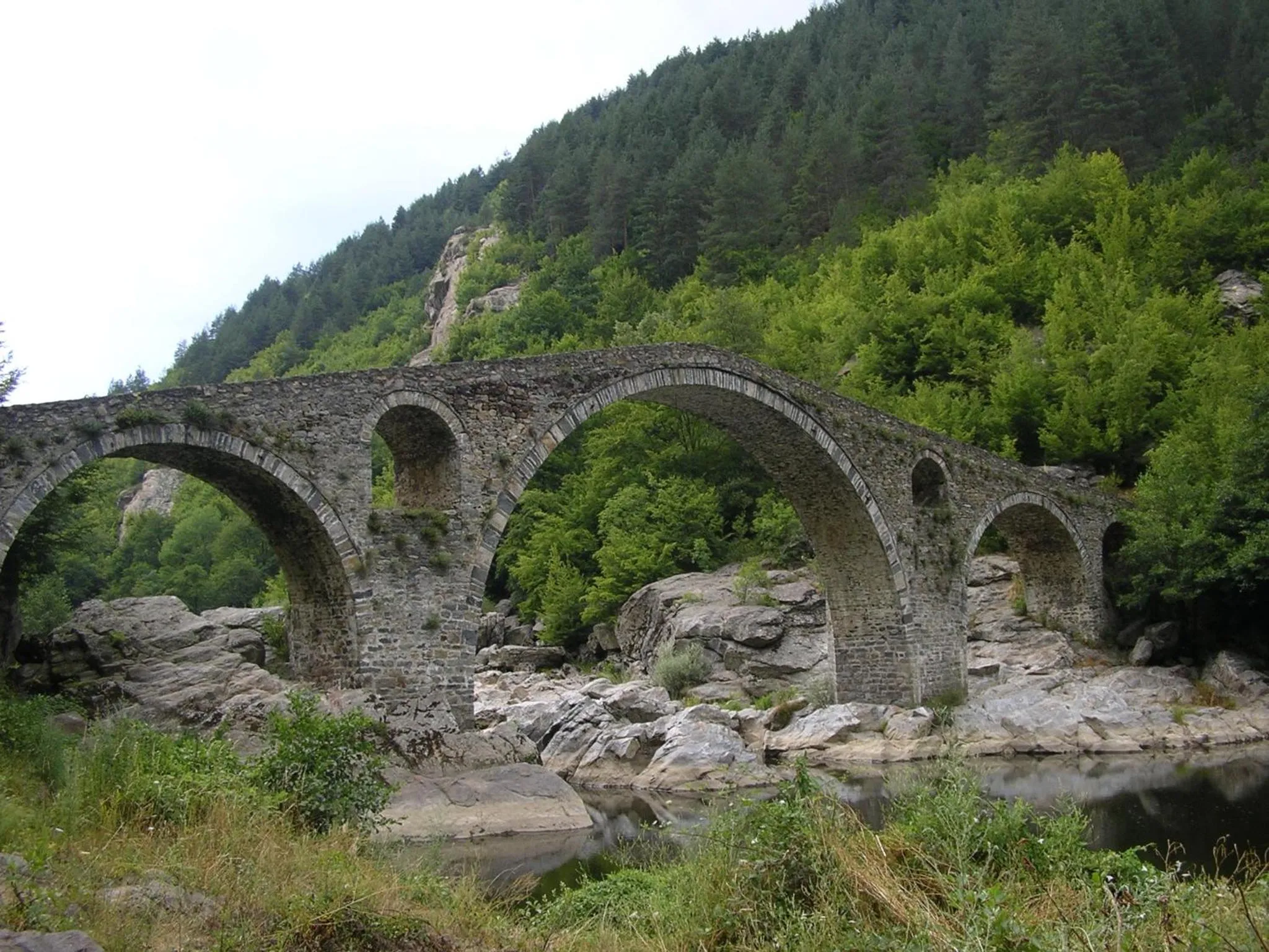 Area and facilities in Семеен хотел Кристал