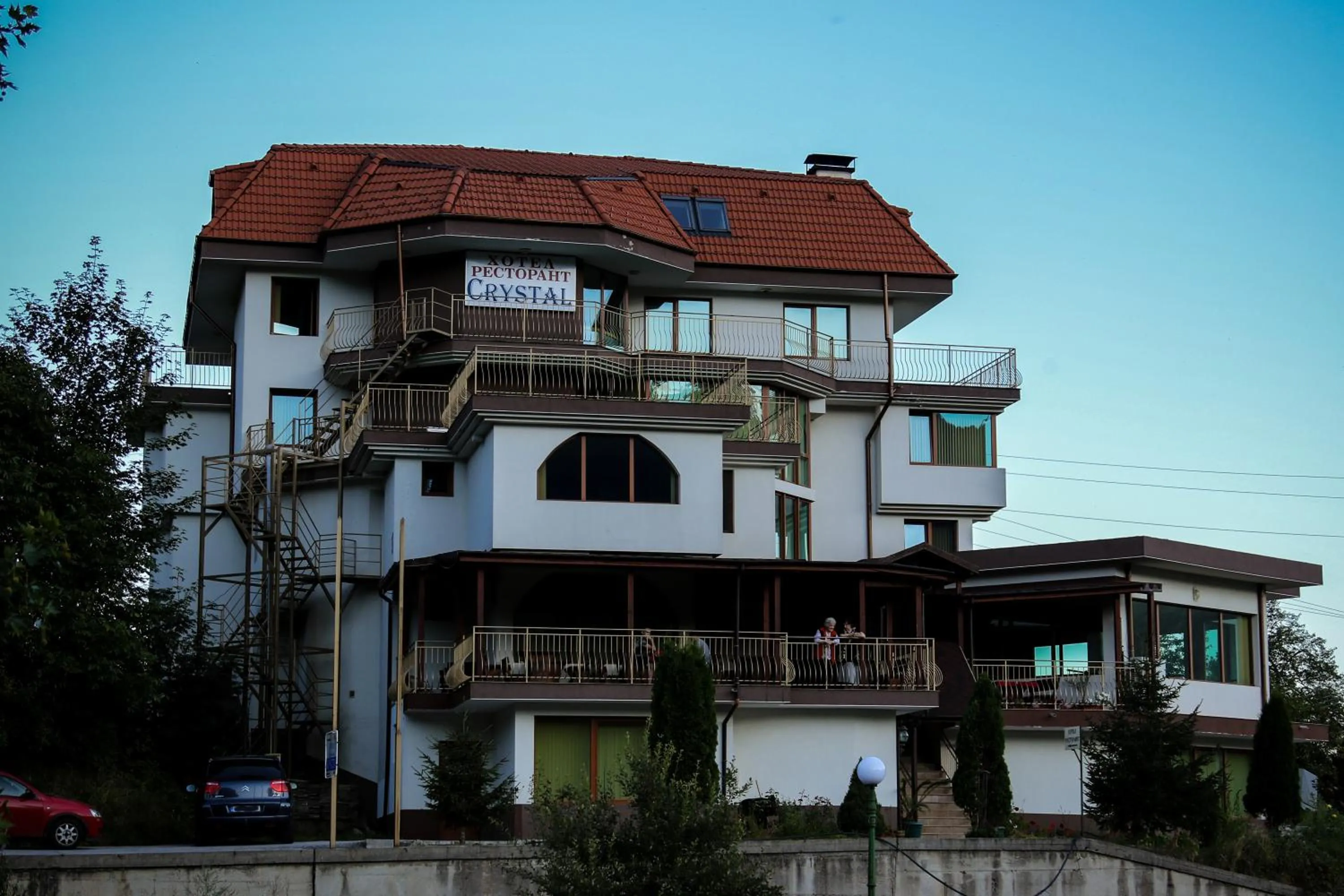 Семеен хотел Кристал