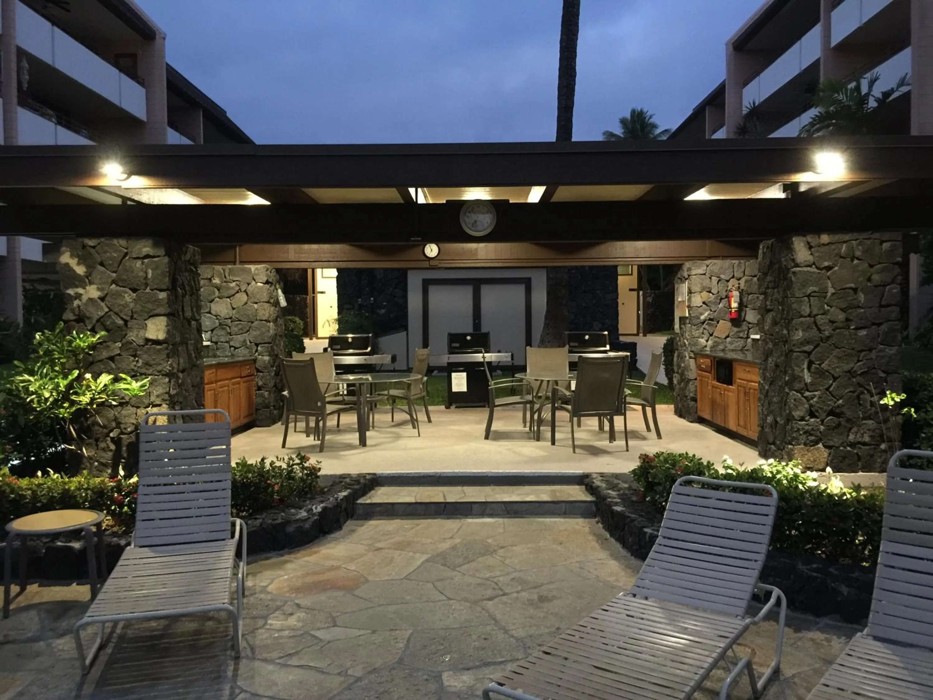 Swimming pool in Kona Magic Honu Room