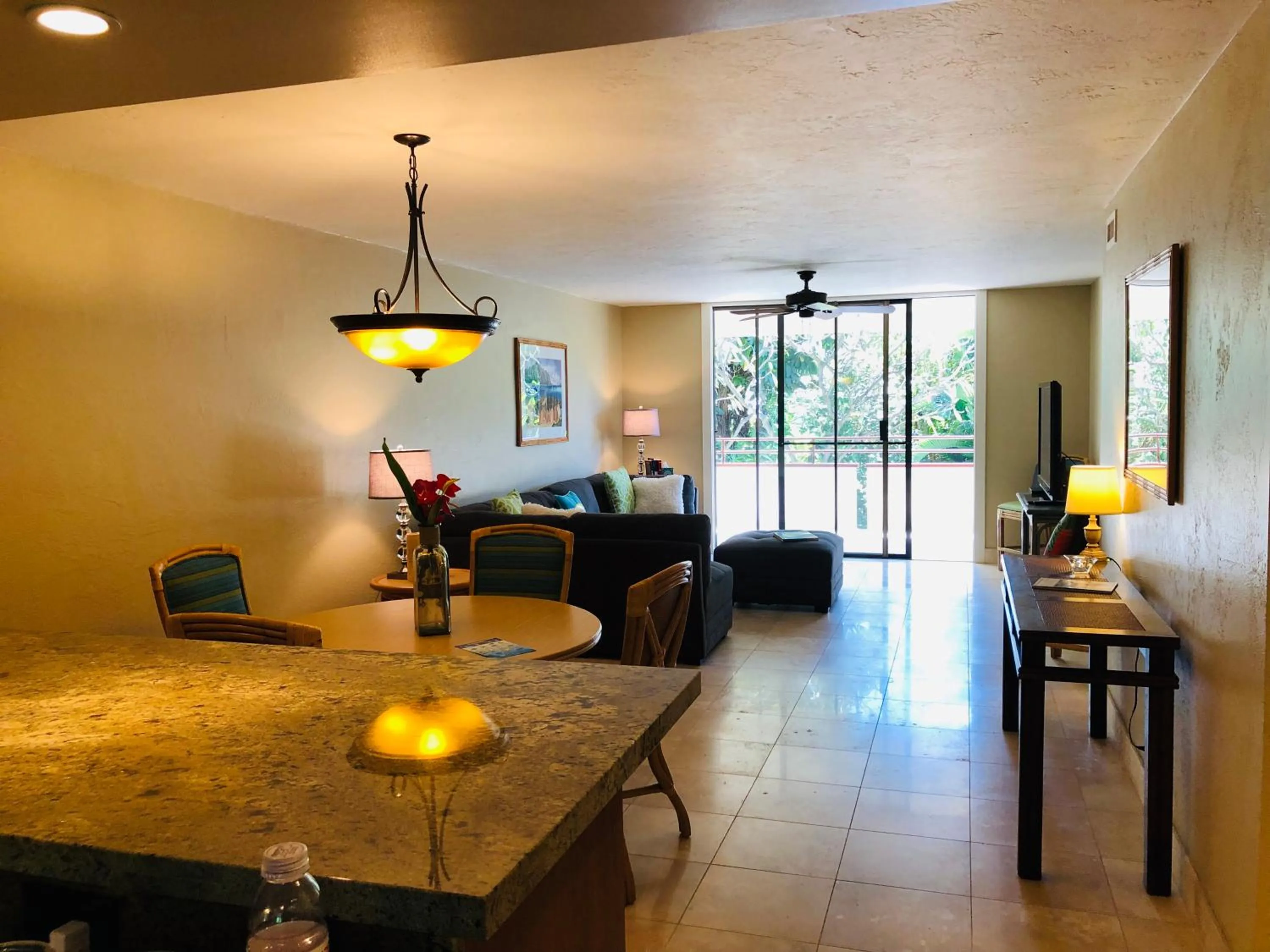 TV and multimedia in Kona Magic Honu Room