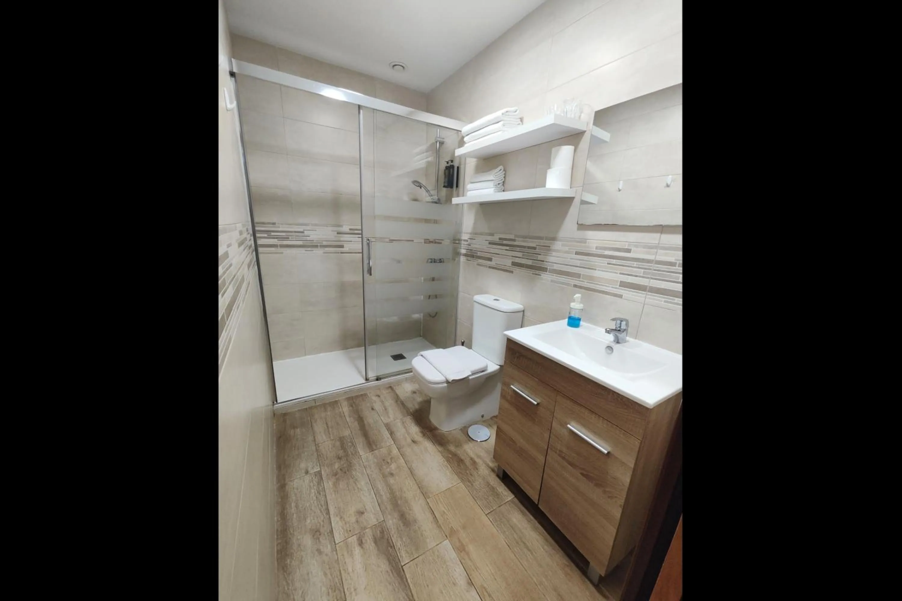 Bathroom in Hostal Cervantes