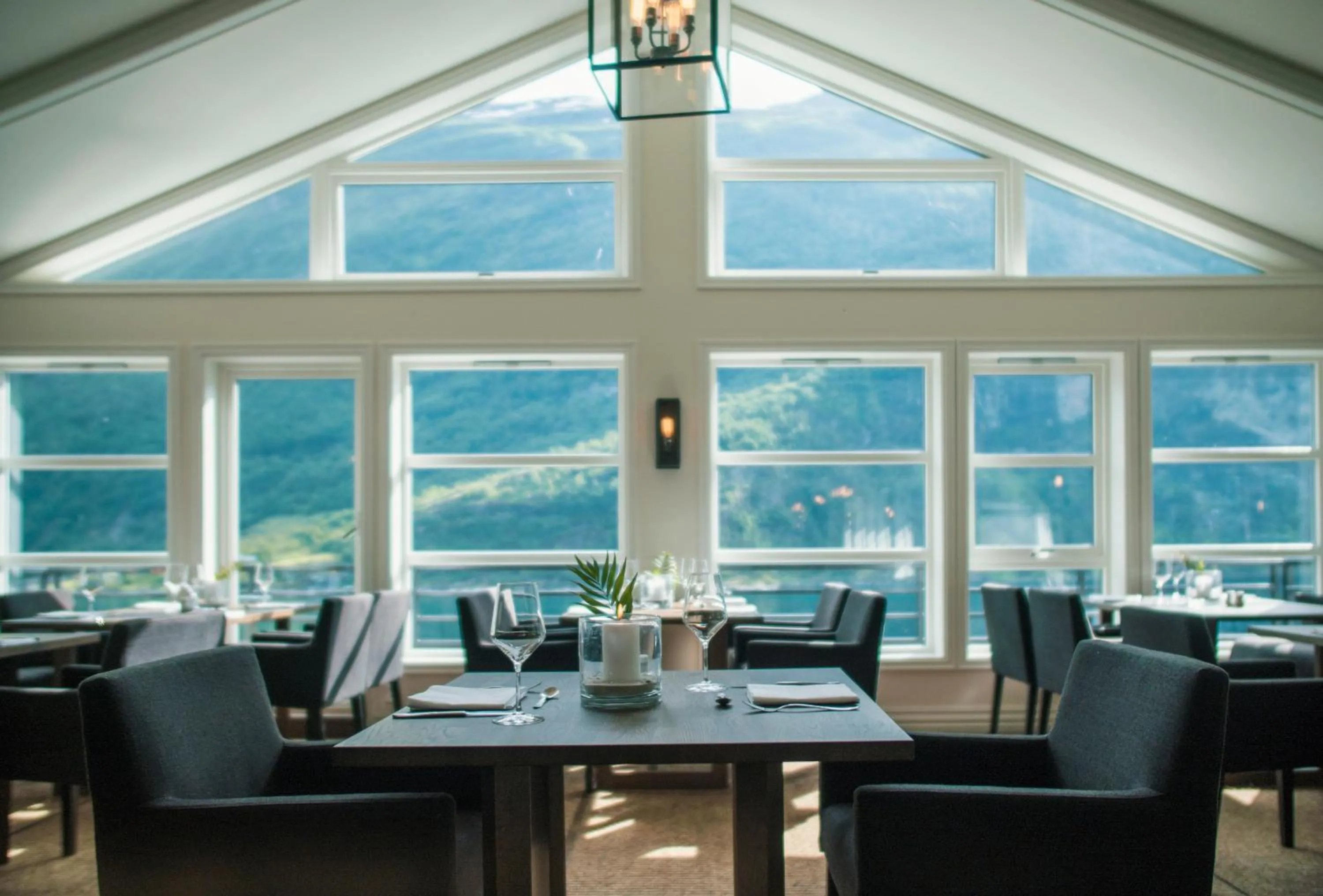 Restaurant/places to eat in Grande Fjord Hotel