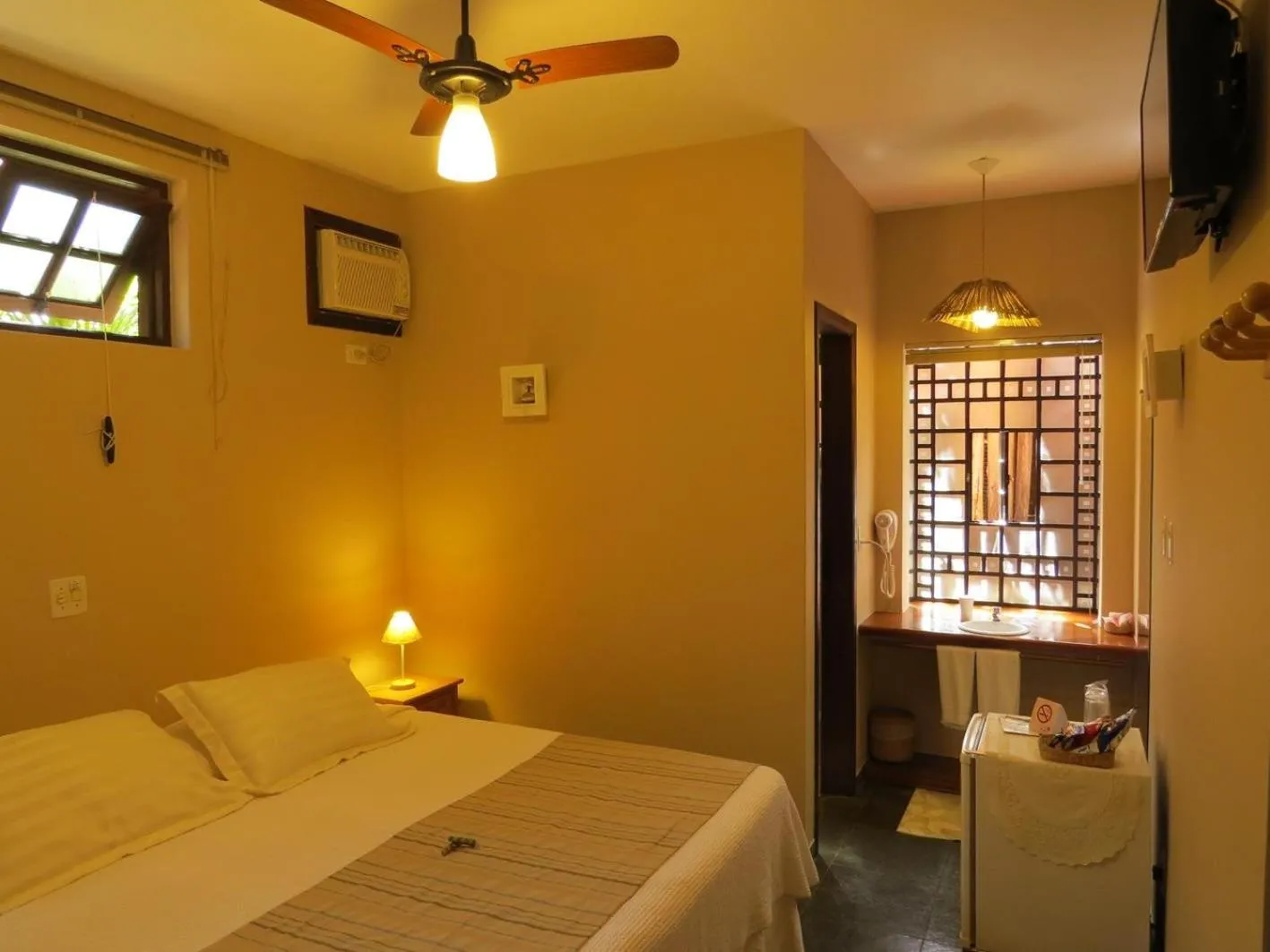 Economy Double or Twin Room in Pousada Manga Rosa