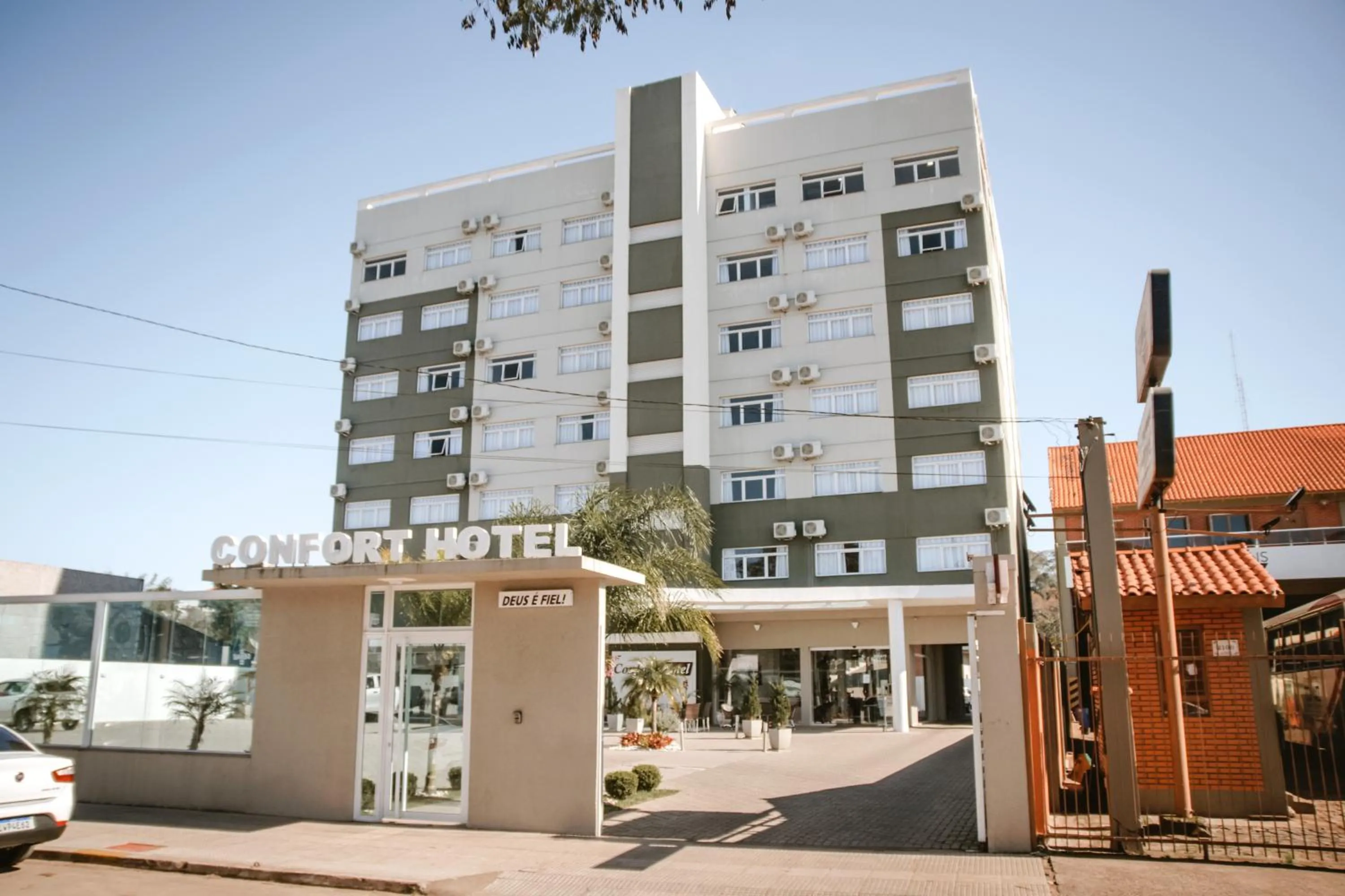 Confort Fronteira Hotel