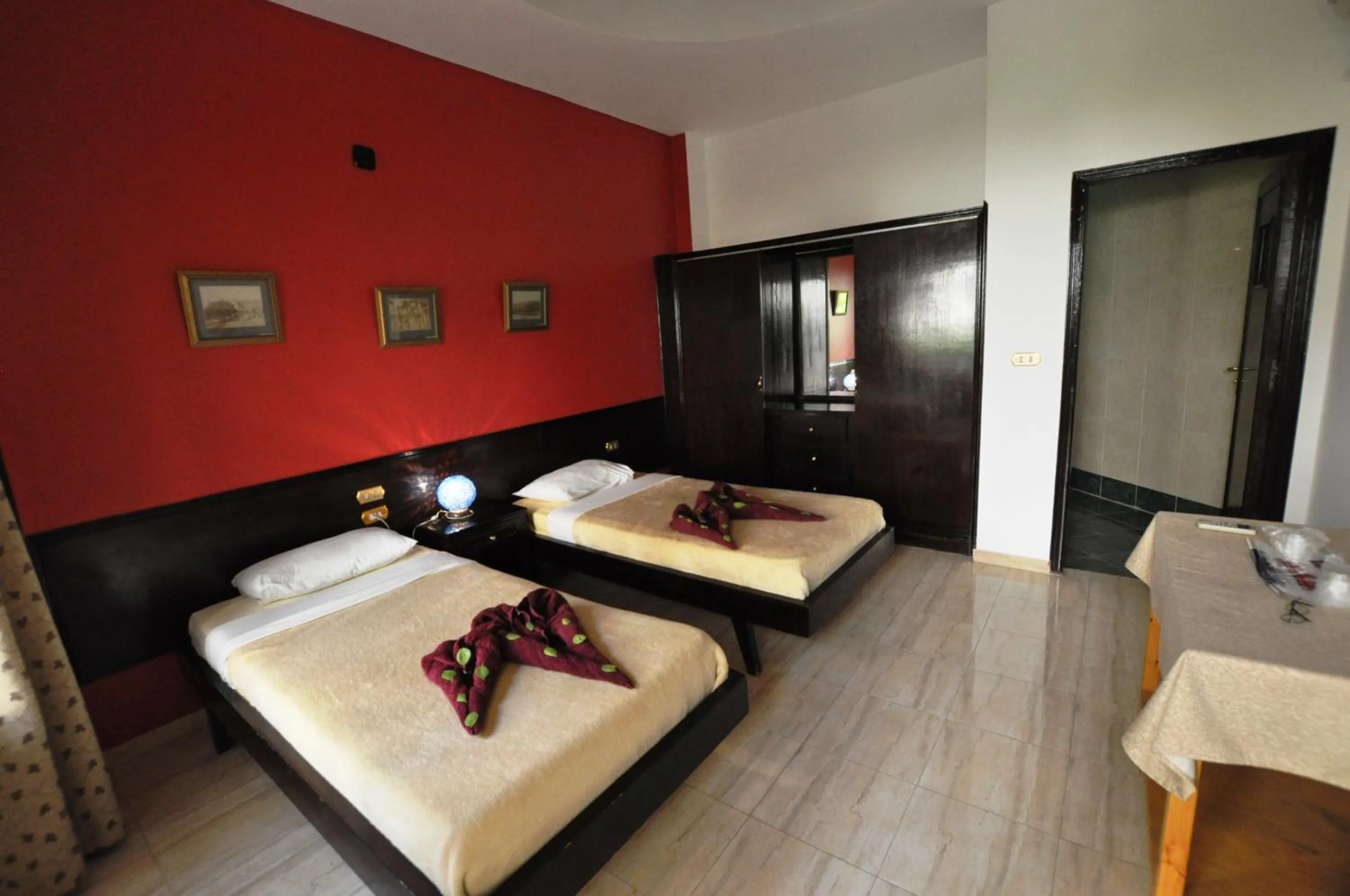 Photo of the whole room, Bed in El Nakhil Hotel