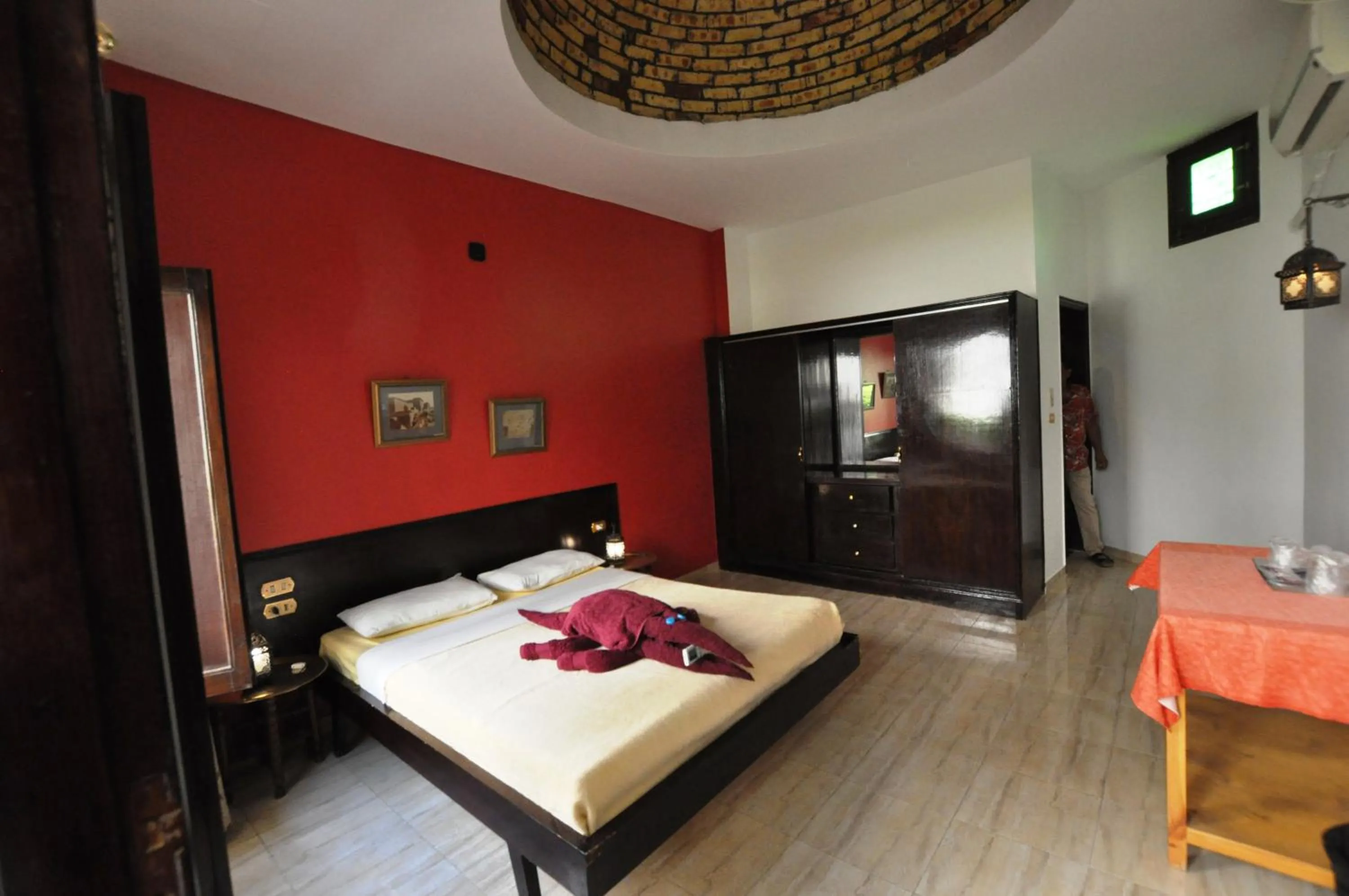 Photo of the whole room, Bed in El Nakhil Hotel