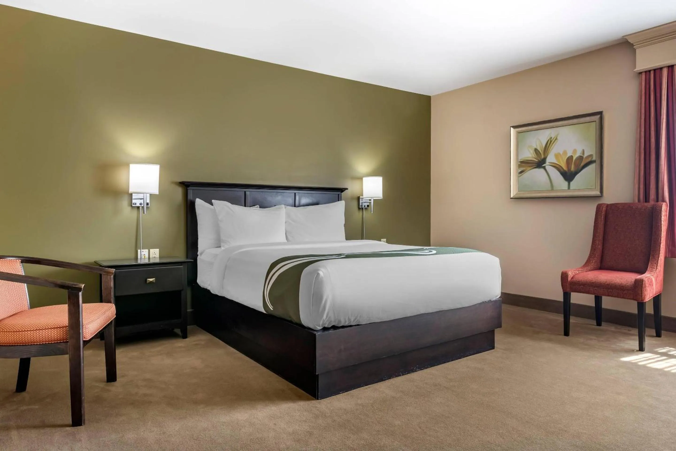 Bedroom, Bed in Quality Inn & Suites Quispamsis