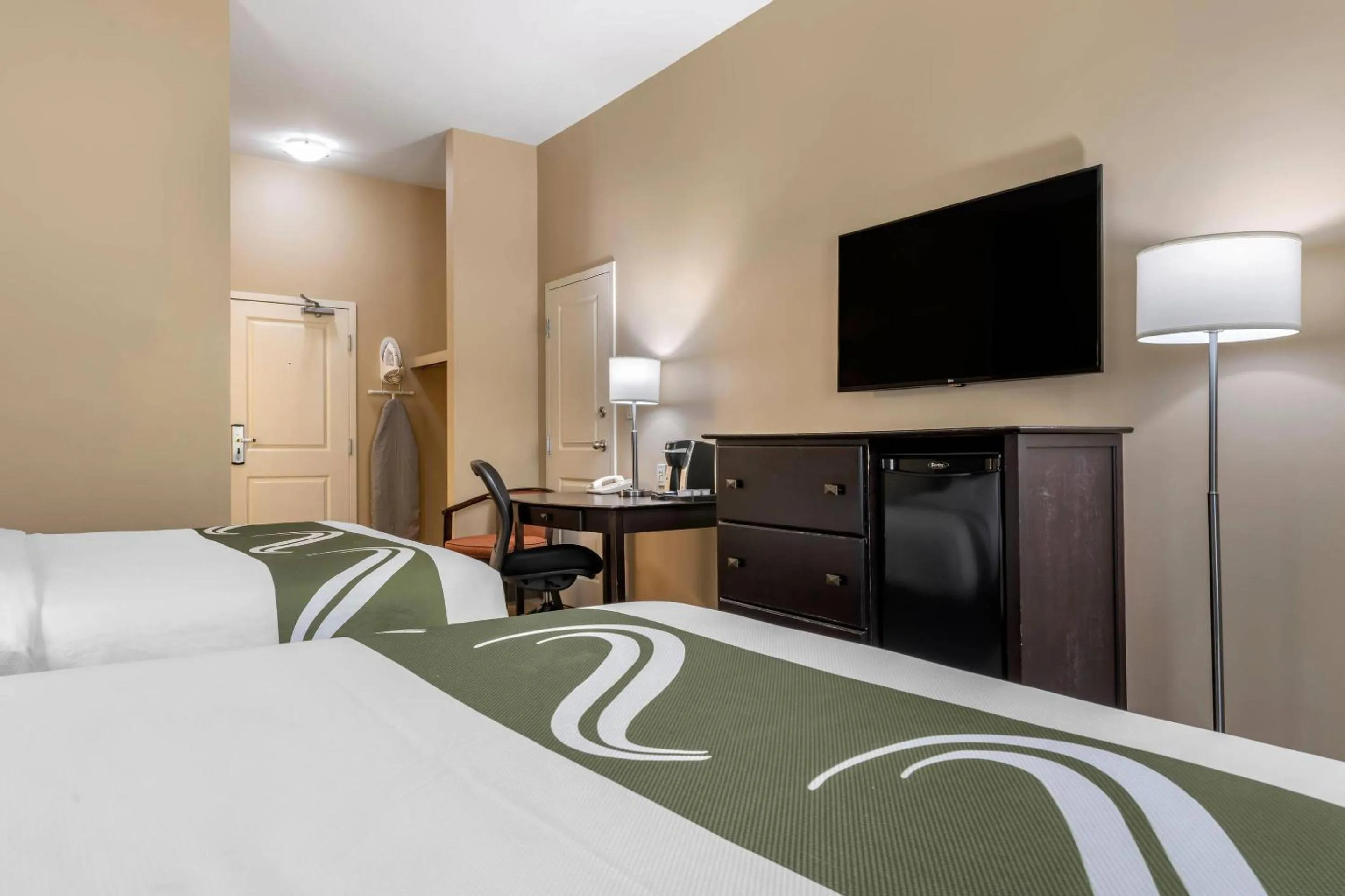 Bedroom, Bed in Quality Inn & Suites Quispamsis