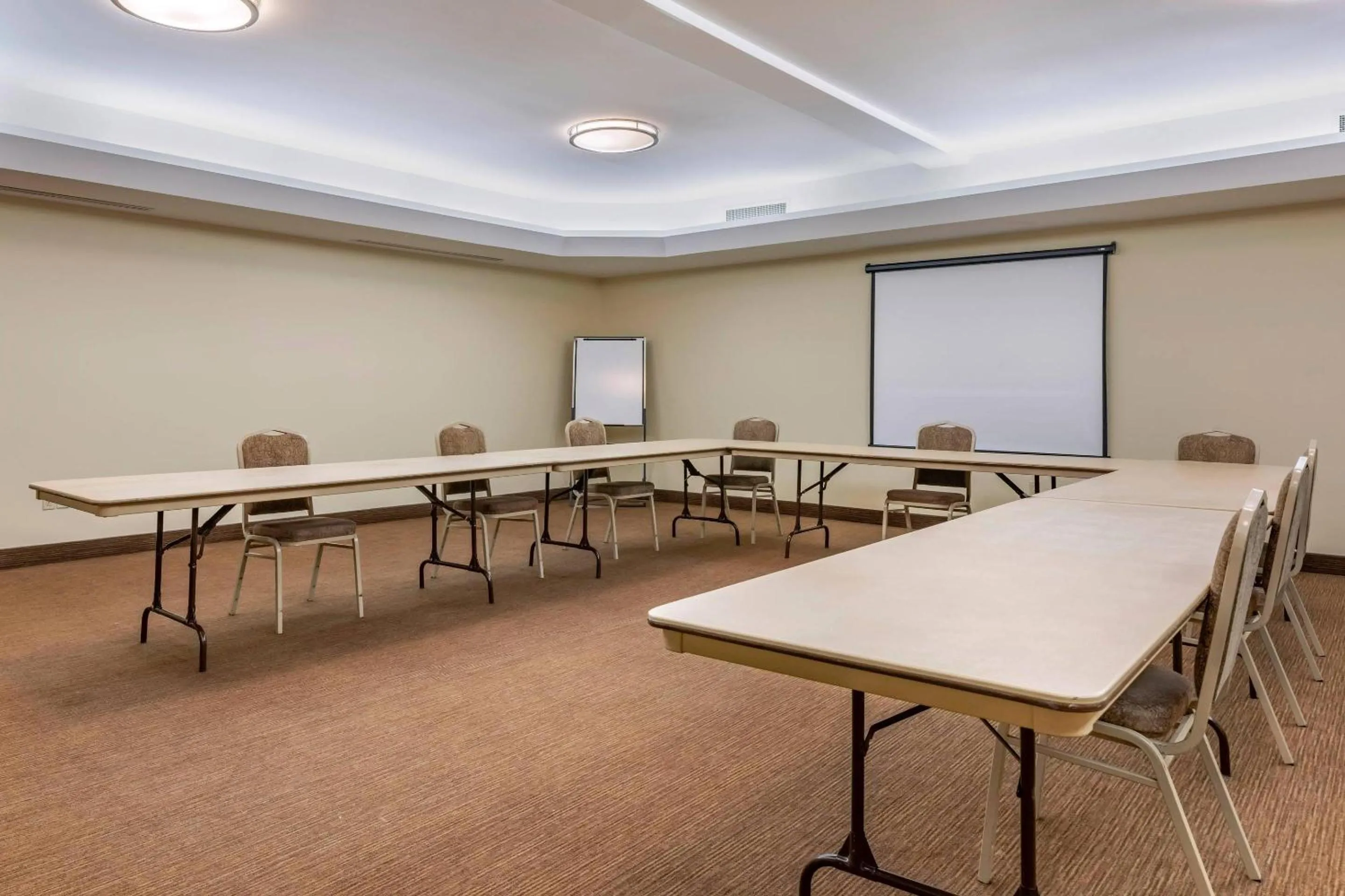 Meeting/conference room in Quality Inn & Suites Quispamsis