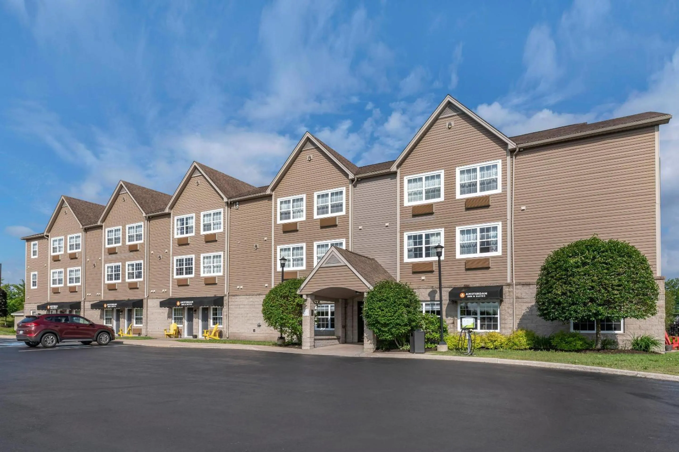 Property building in Quality Inn & Suites Quispamsis