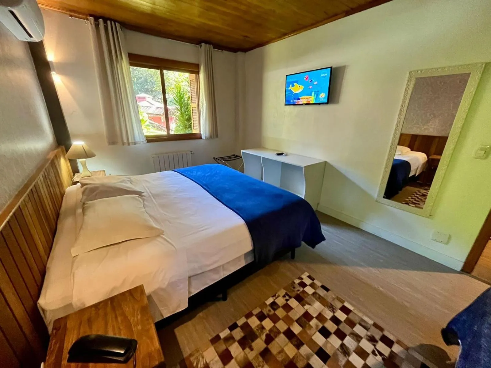 Photo of the whole room, Bed in Pousada Rosa