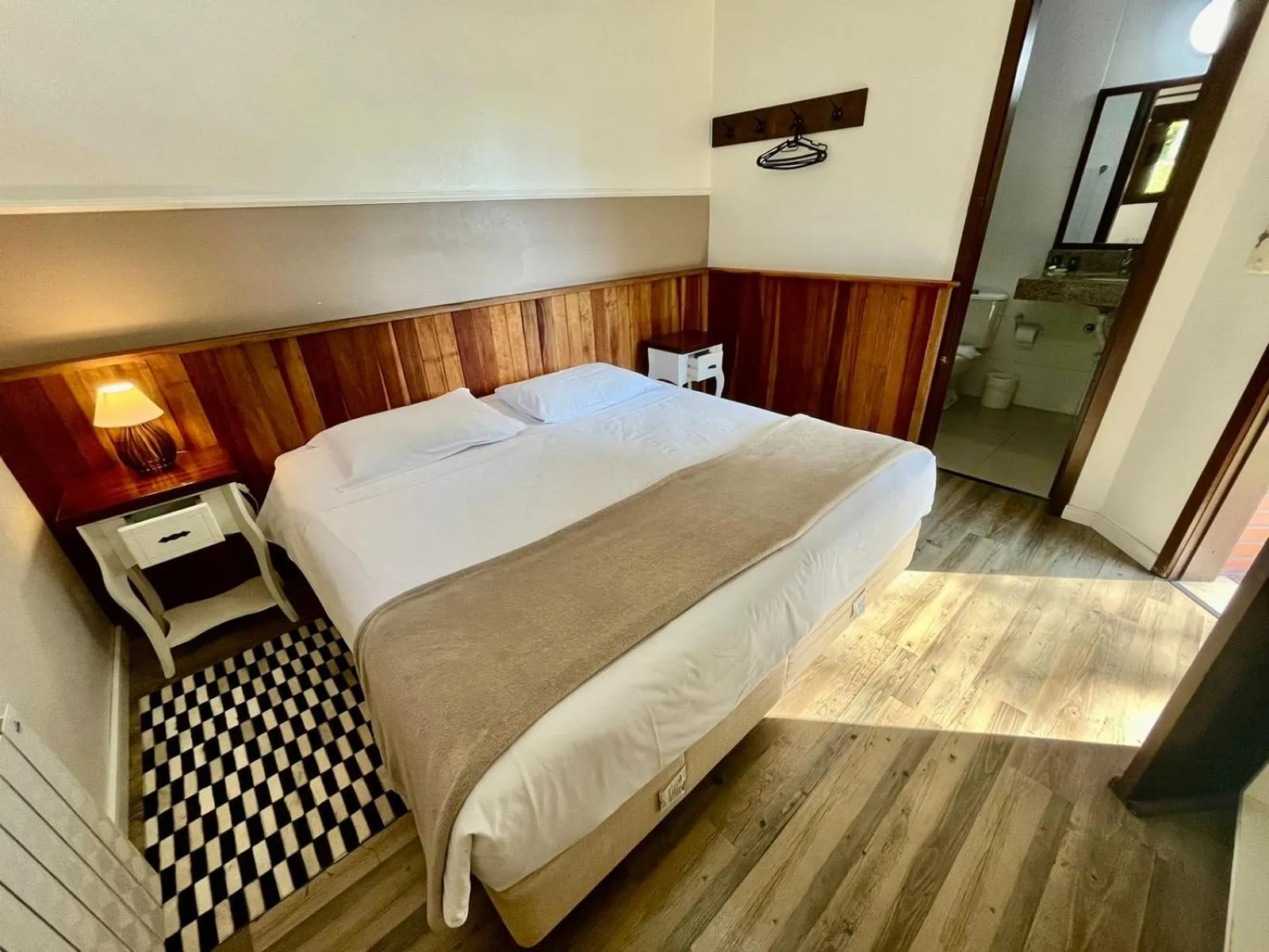 Photo of the whole room, Bed in Pousada Rosa