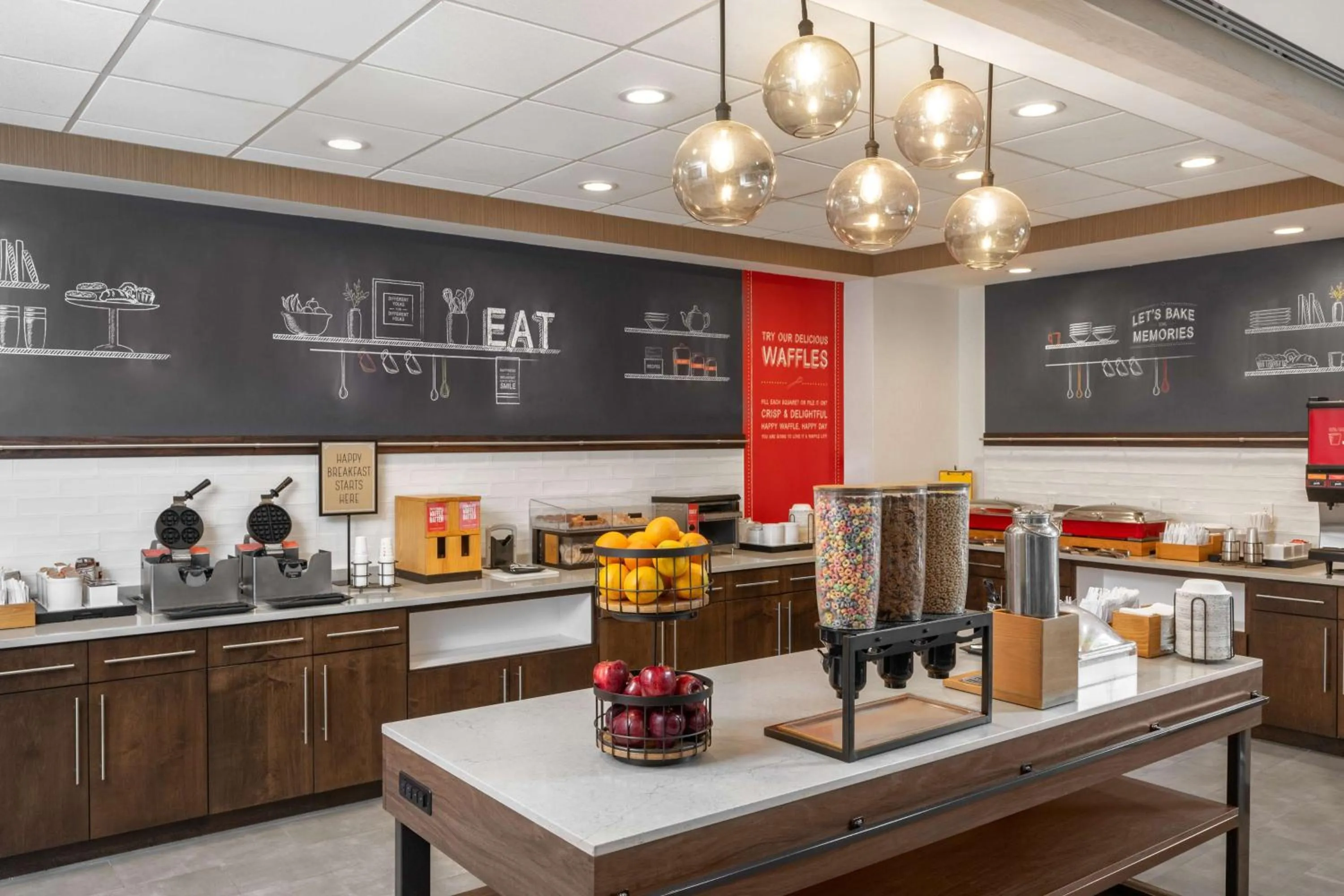 Breakfast in Hampton Inn & Suites - Cape Cod / West Yarmouth