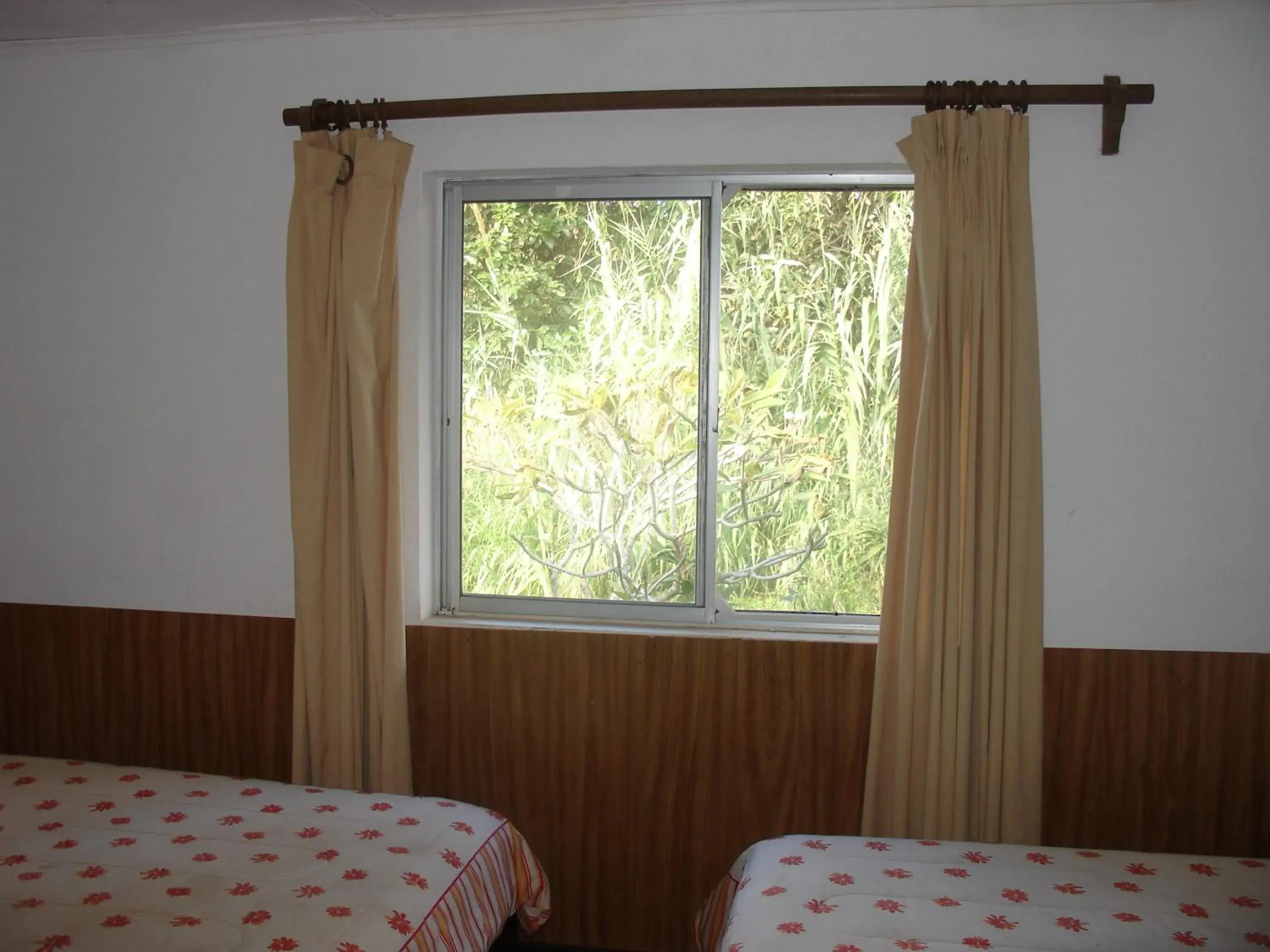 Standard Double or Twin Room with Garden View in Hotel Victoria Standard Double or Twin Room with Garden View in Hotel Victoria