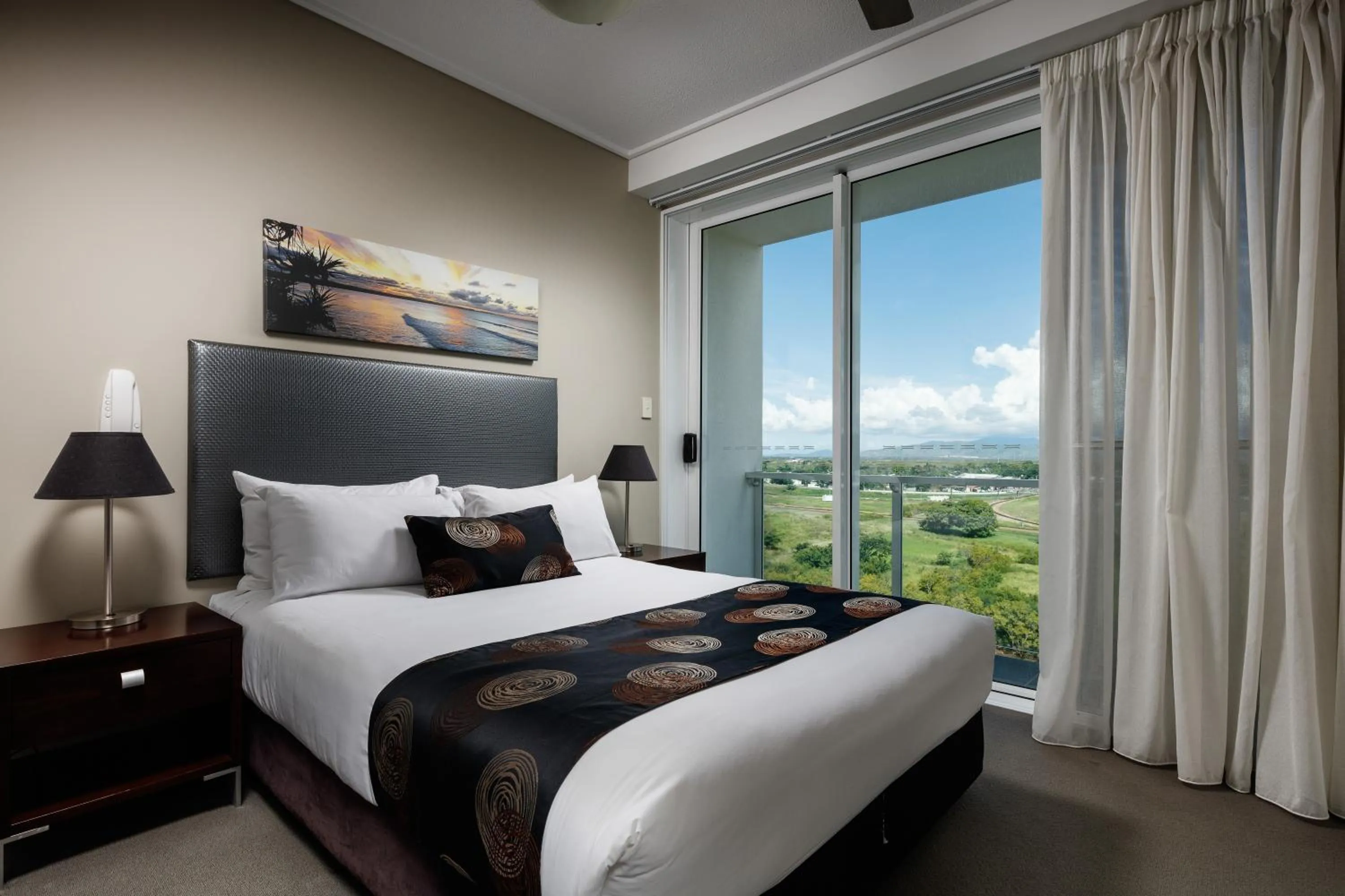 Bedroom, Bed in Central Holborn Apartments