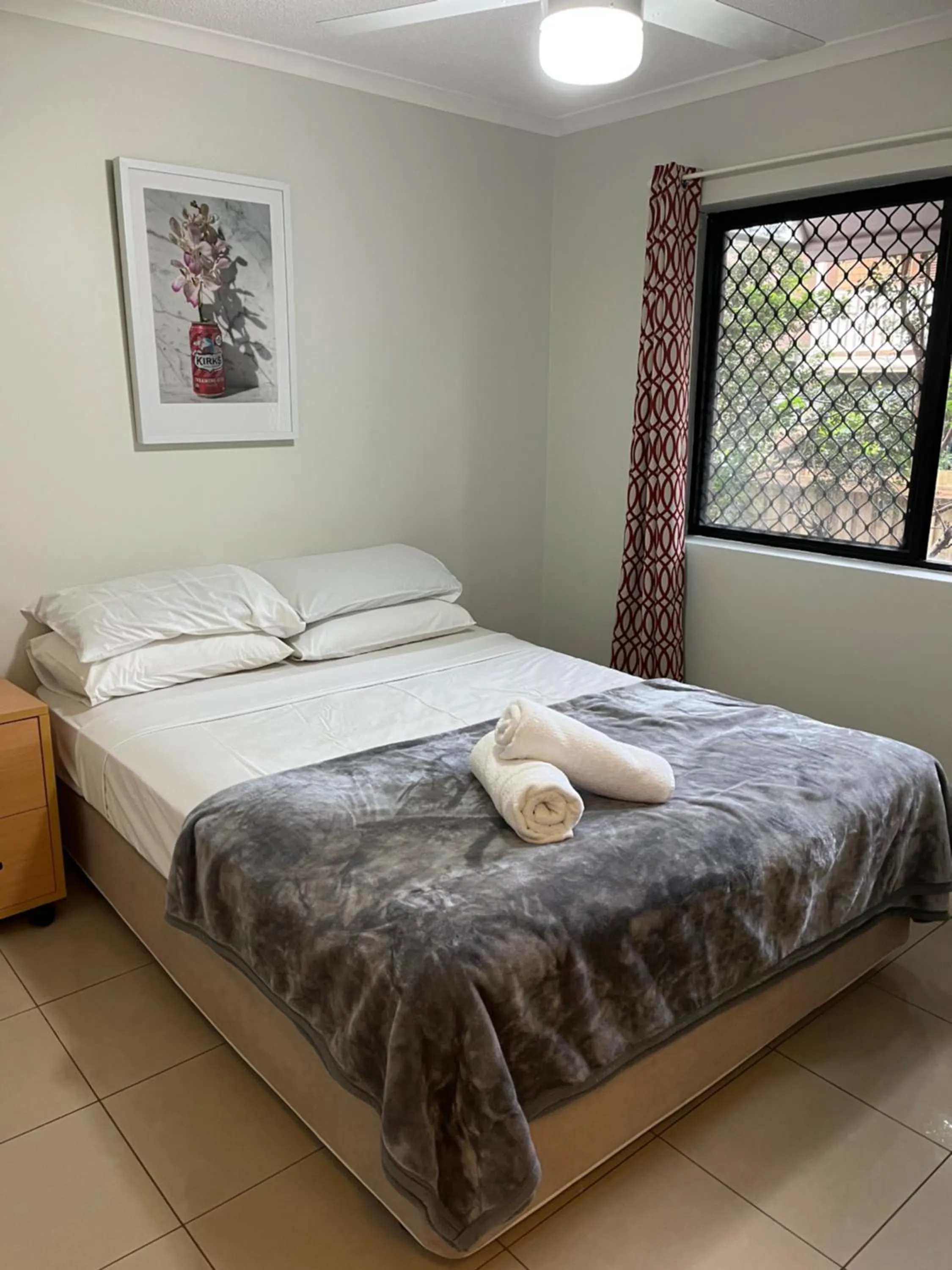 Bedroom, Bed in Spring Hill Gardens Apartments