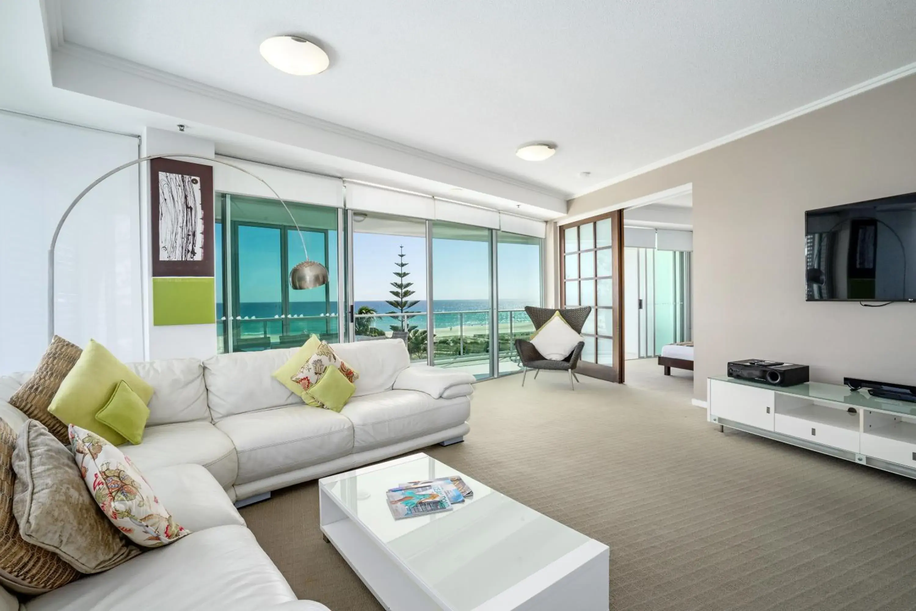 TV and multimedia in Reflection on the Sea TV and multimedia in Reflection on the Sea