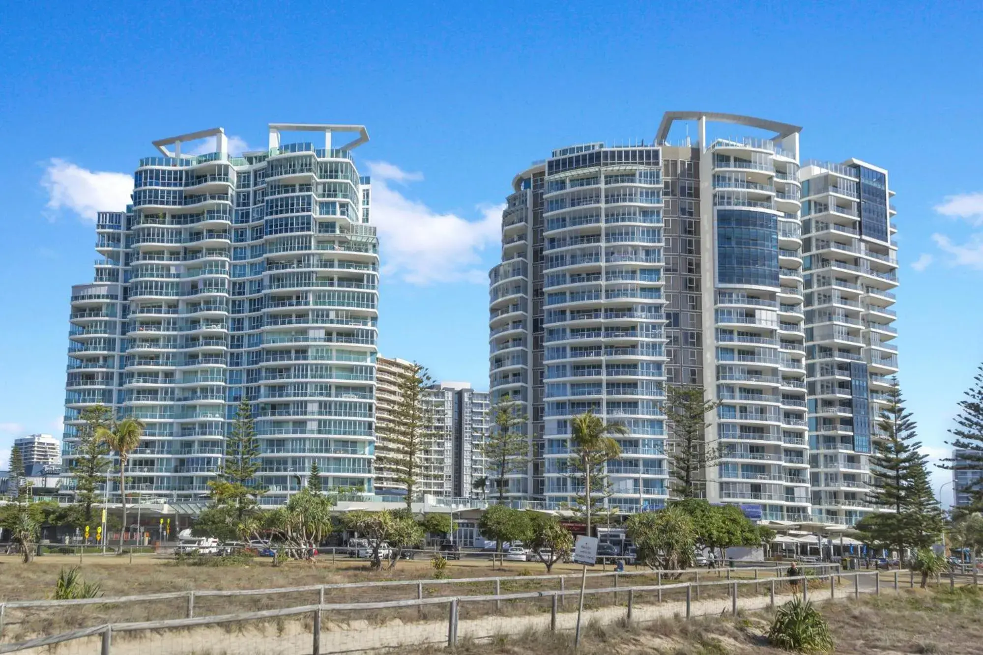Property building in Reflection on the Sea Property building in Reflection on the Sea