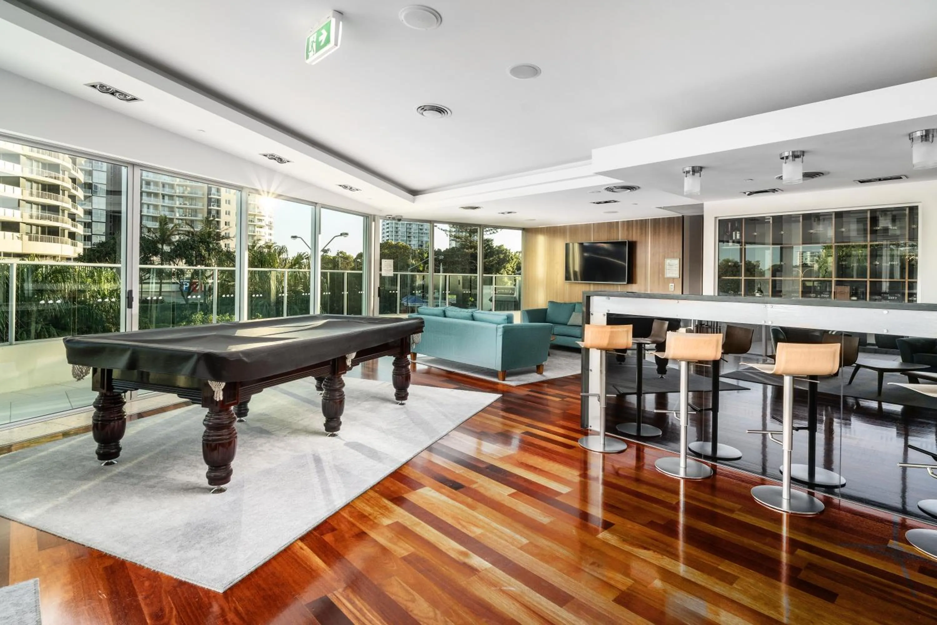 Communal lounge/ TV room in Reflection on the Sea