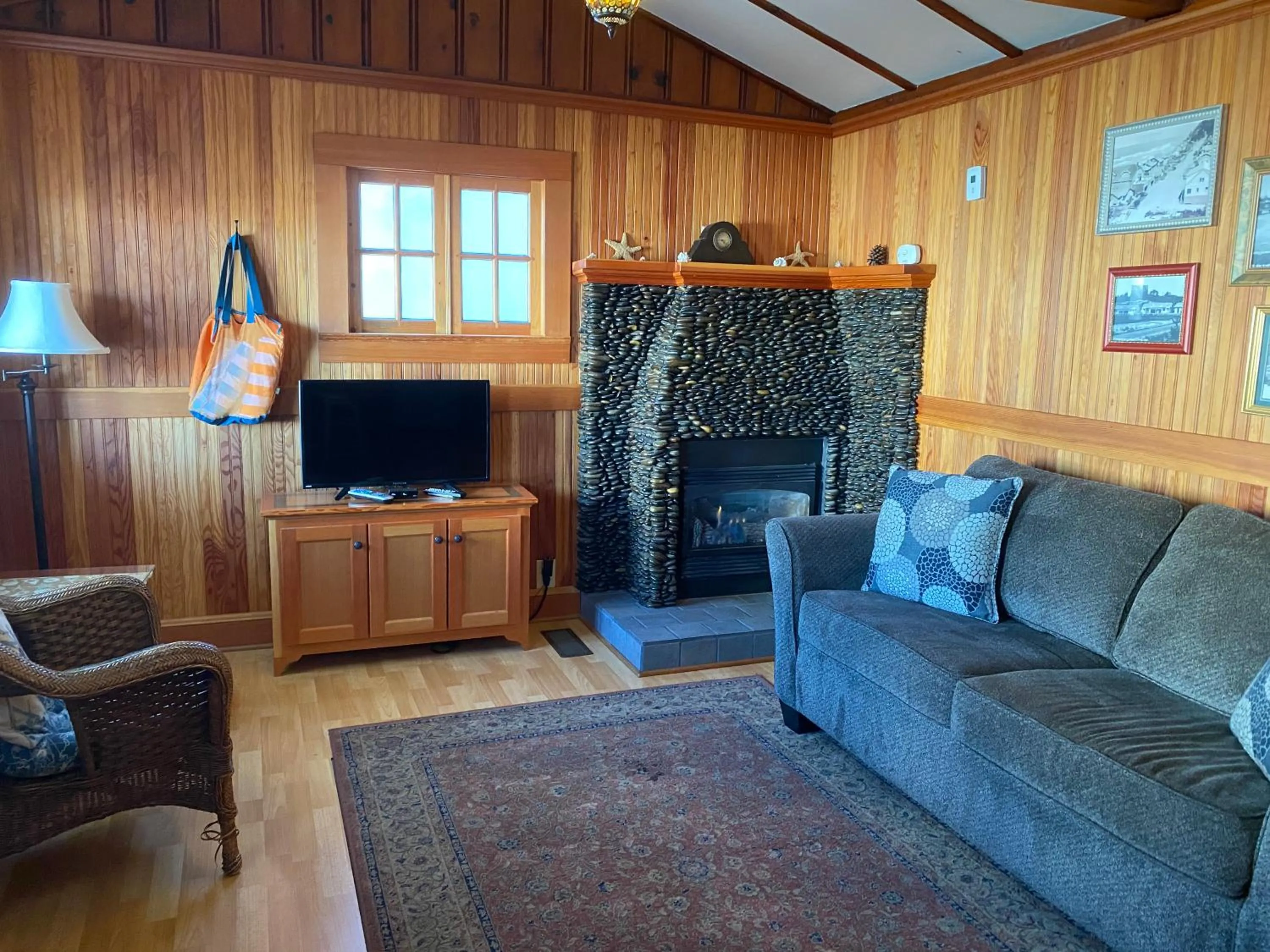 Whistling Winds Motel