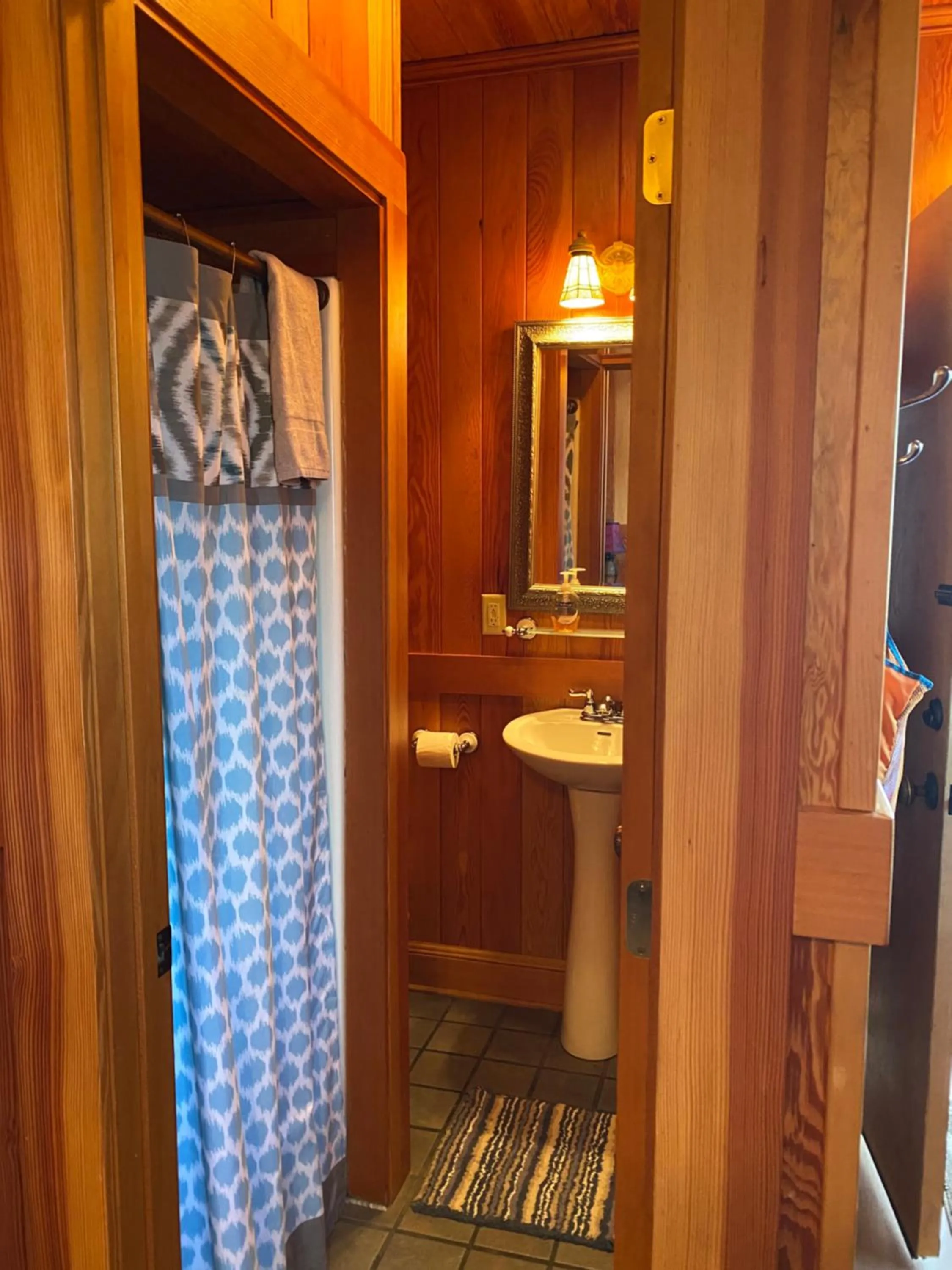 Whistling Winds Motel