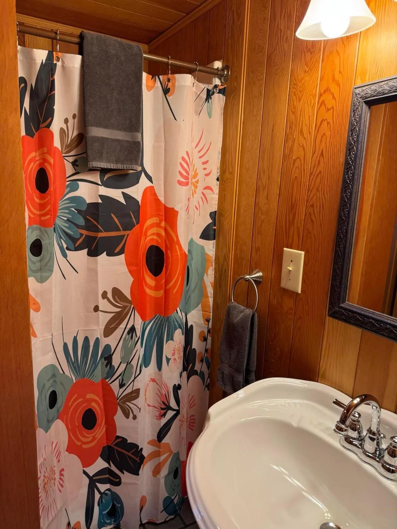 Whistling Winds Motel