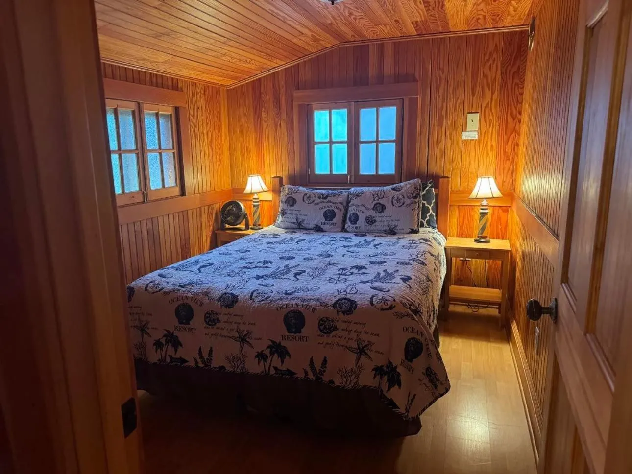 Bed in Whistling Winds Motel