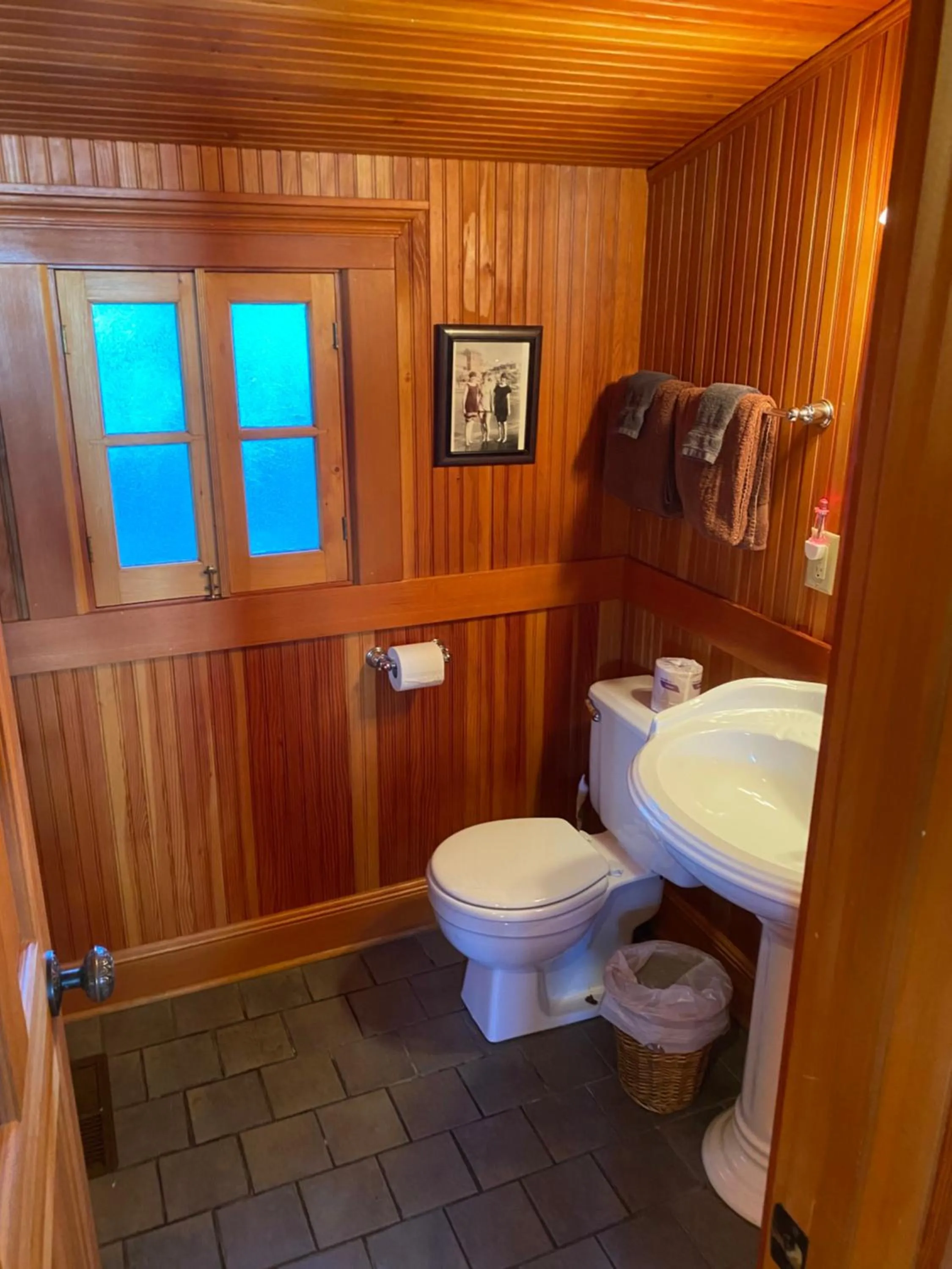 Deluxe Double Room (2 Adults + 1 Child) in Whistling Winds Motel