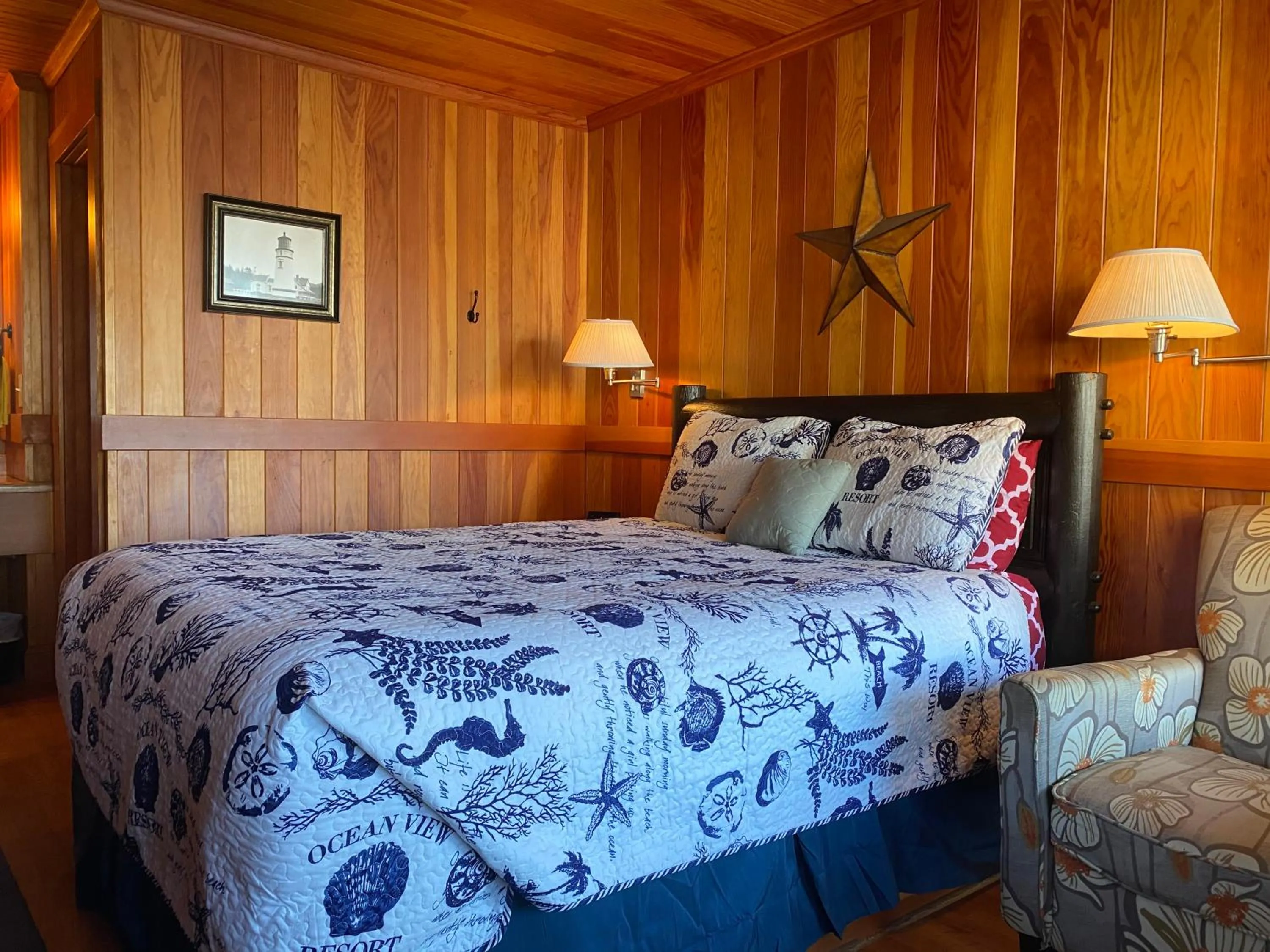 Bed in Whistling Winds Motel