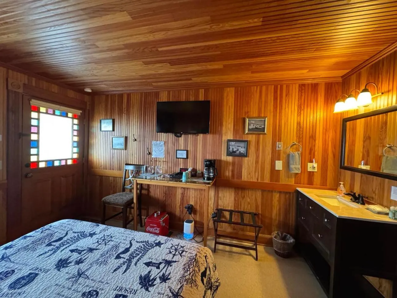 Bed in Whistling Winds Motel