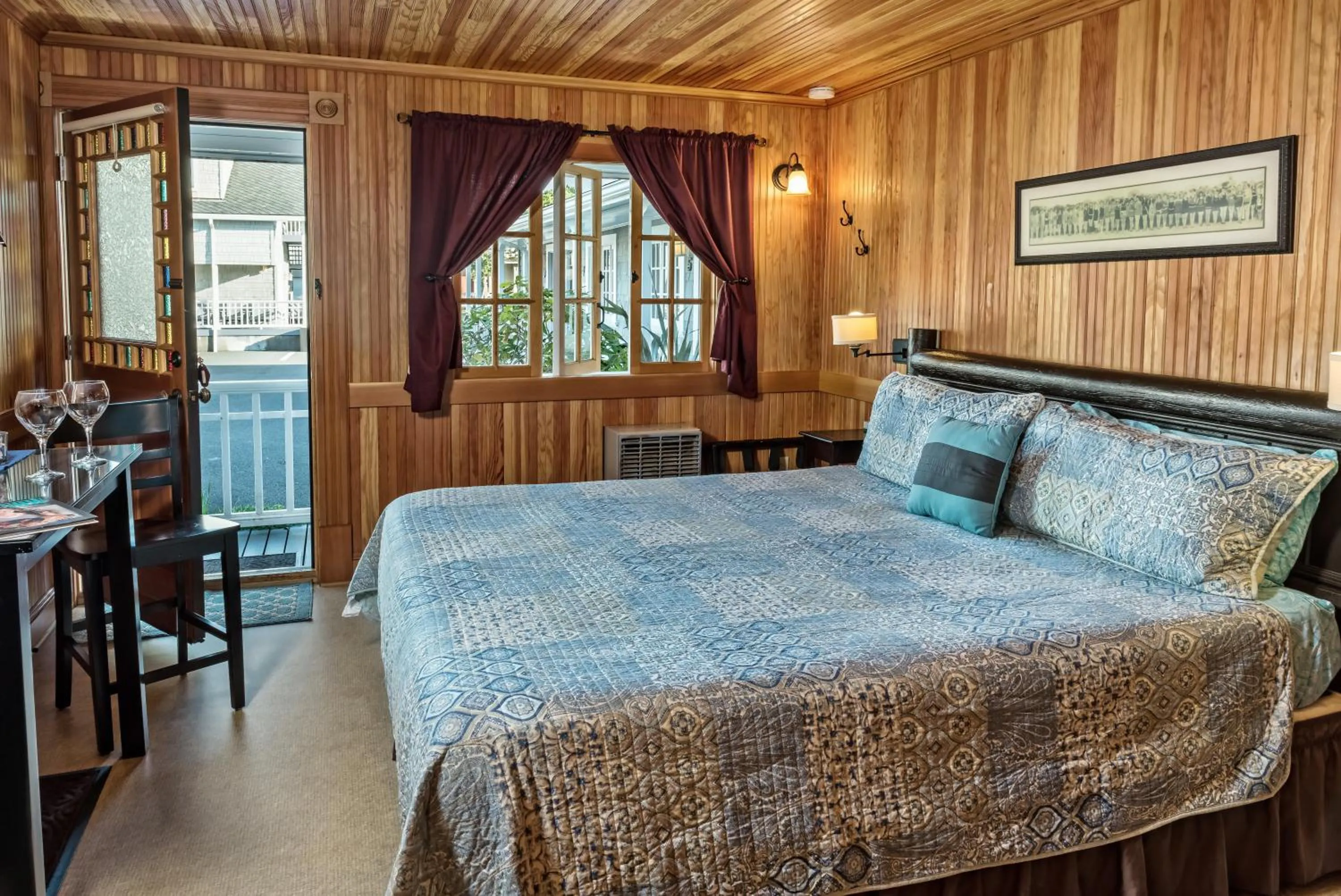 Bed in Whistling Winds Motel