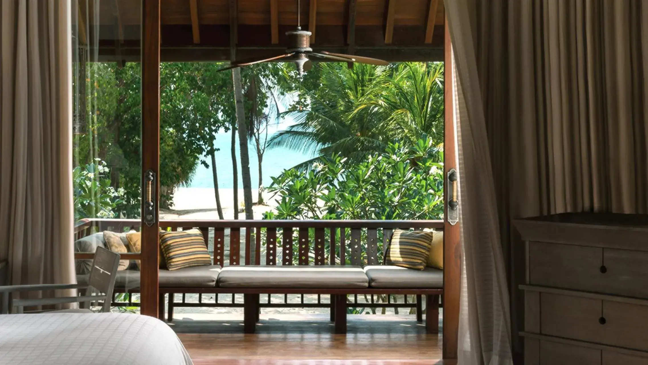 Sea view, Bed in Four Seasons Resort Langkawi Sea view, Bed in Four Seasons Resort Langkawi