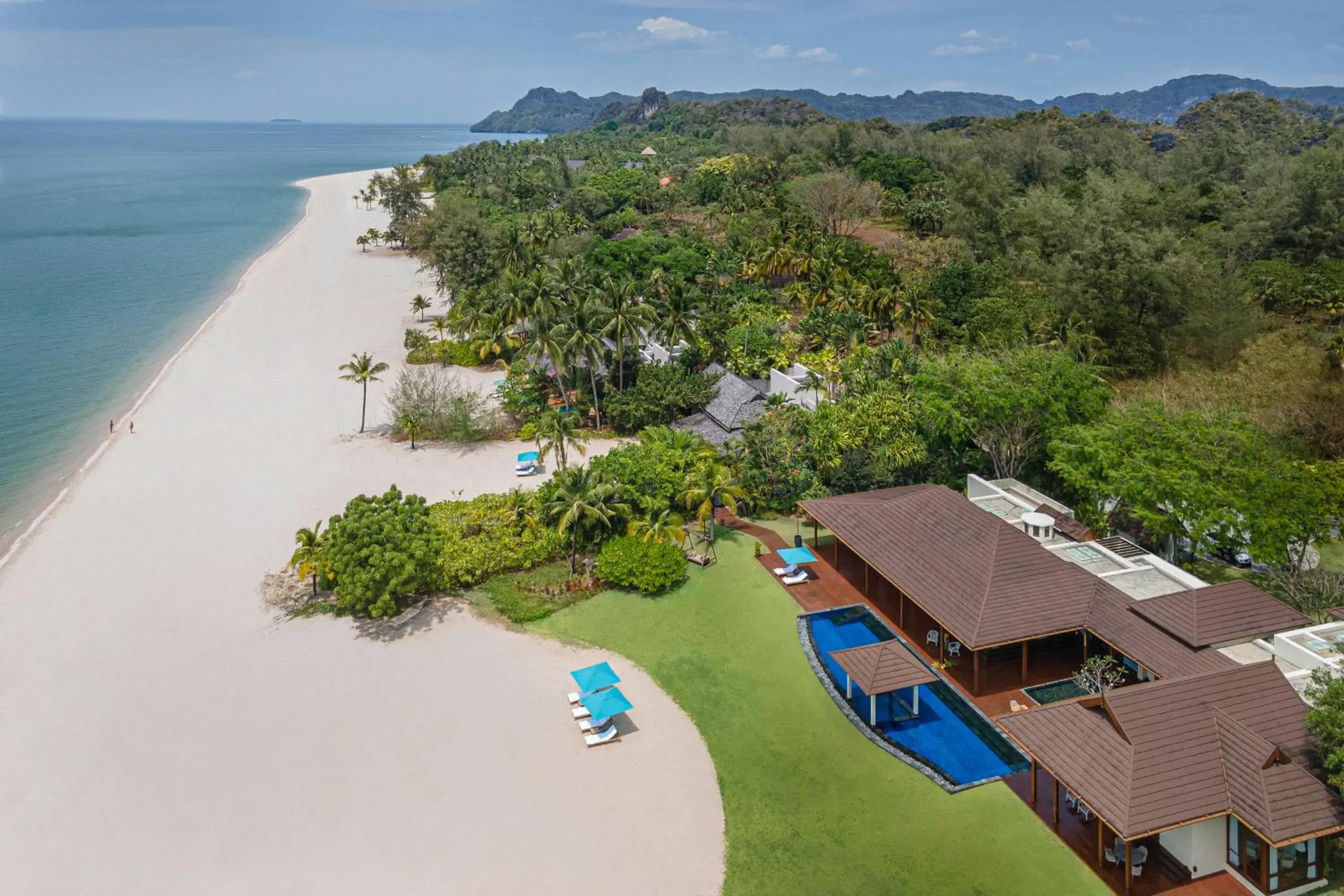 Swimming pool in Four Seasons Resort Langkawi Swimming pool in Four Seasons Resort Langkawi