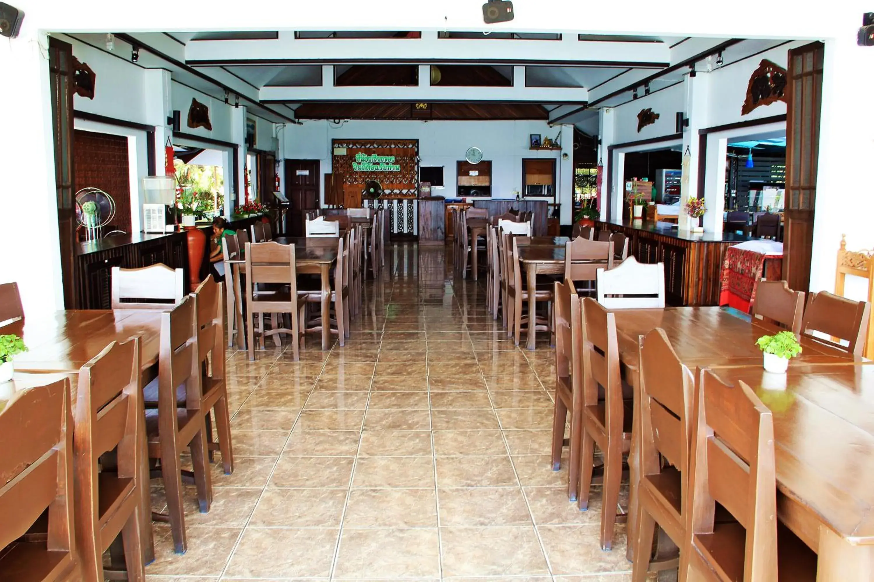 Restaurant/places to eat in Namkhong Riverside Restaurant/places to eat in Namkhong Riverside