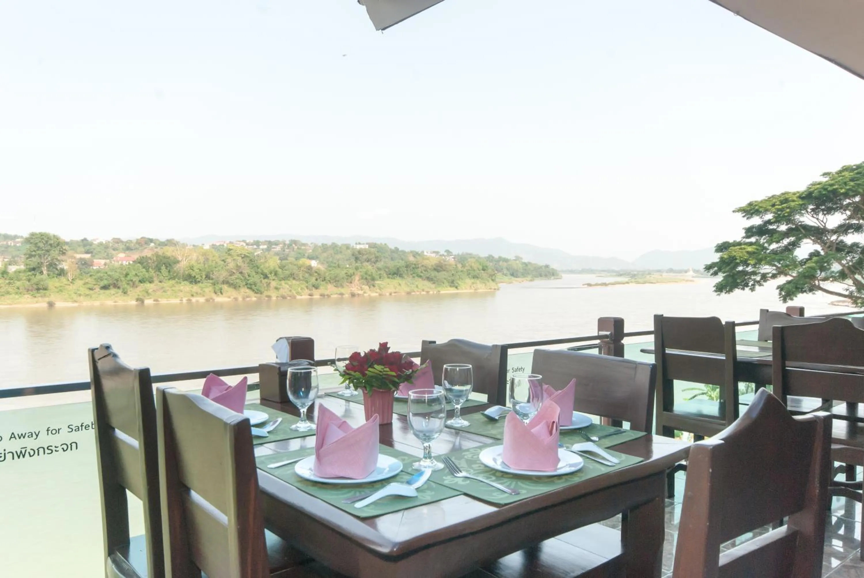 Restaurant/places to eat in Namkhong Riverside